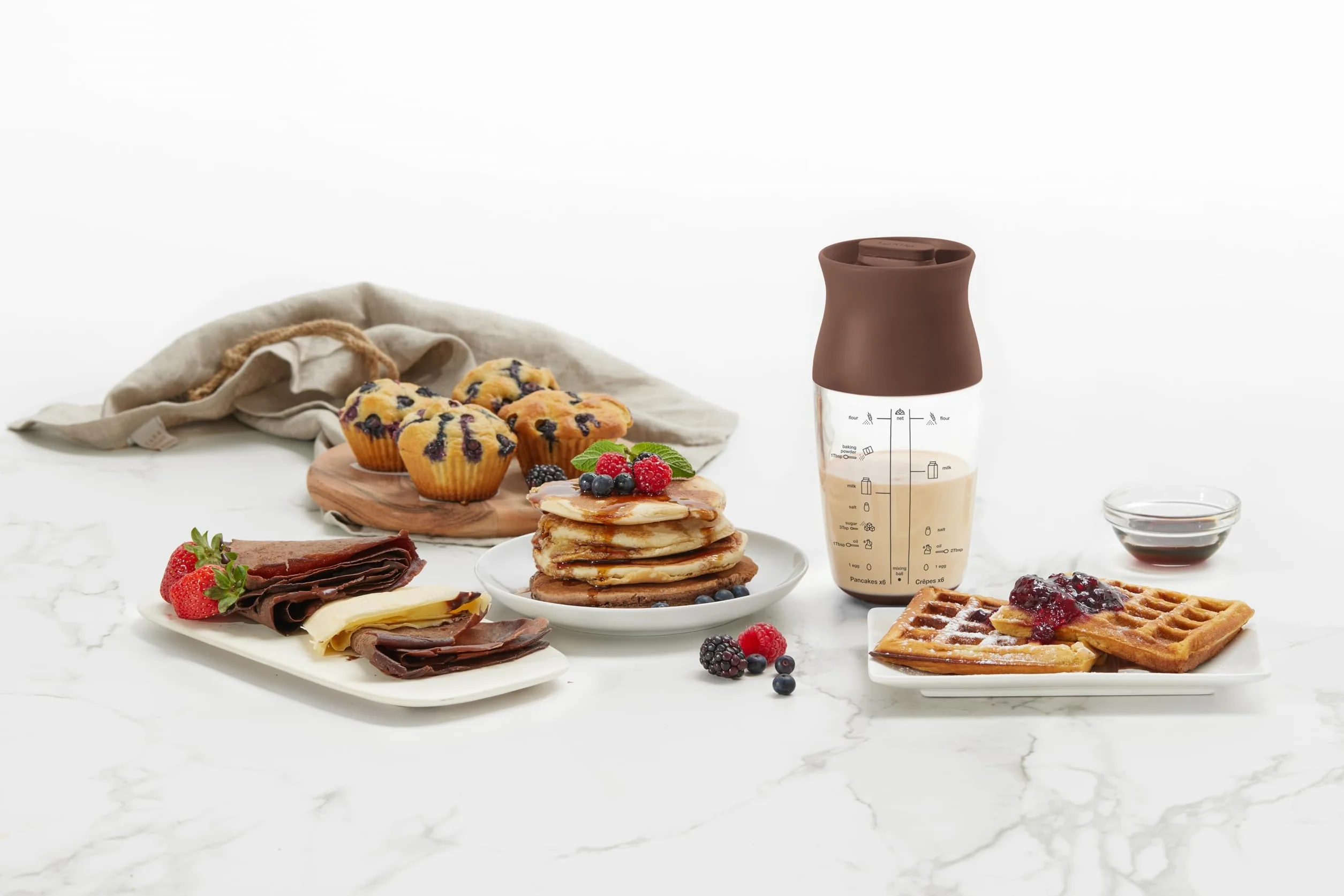 Lékué Shaker do ciast 500 ml brązowy
