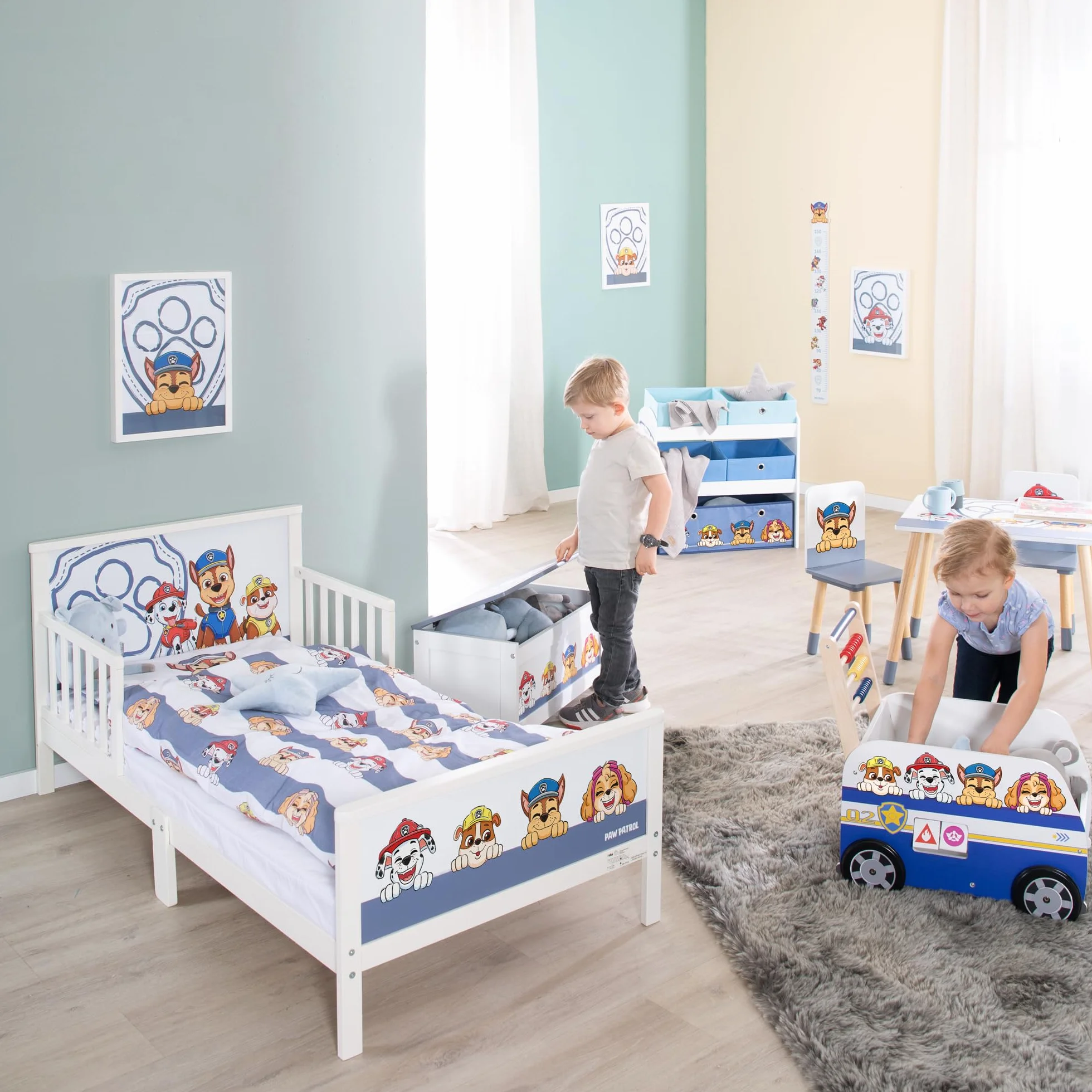 roba Zestaw mebli dla dzieci Psi Patrol - 2 krzesełka dziecięce i 1 stolik dla dzieci - Komplet mebli/meble z motywem psich kreskówek - Drewno białe - od 18 miesięcy