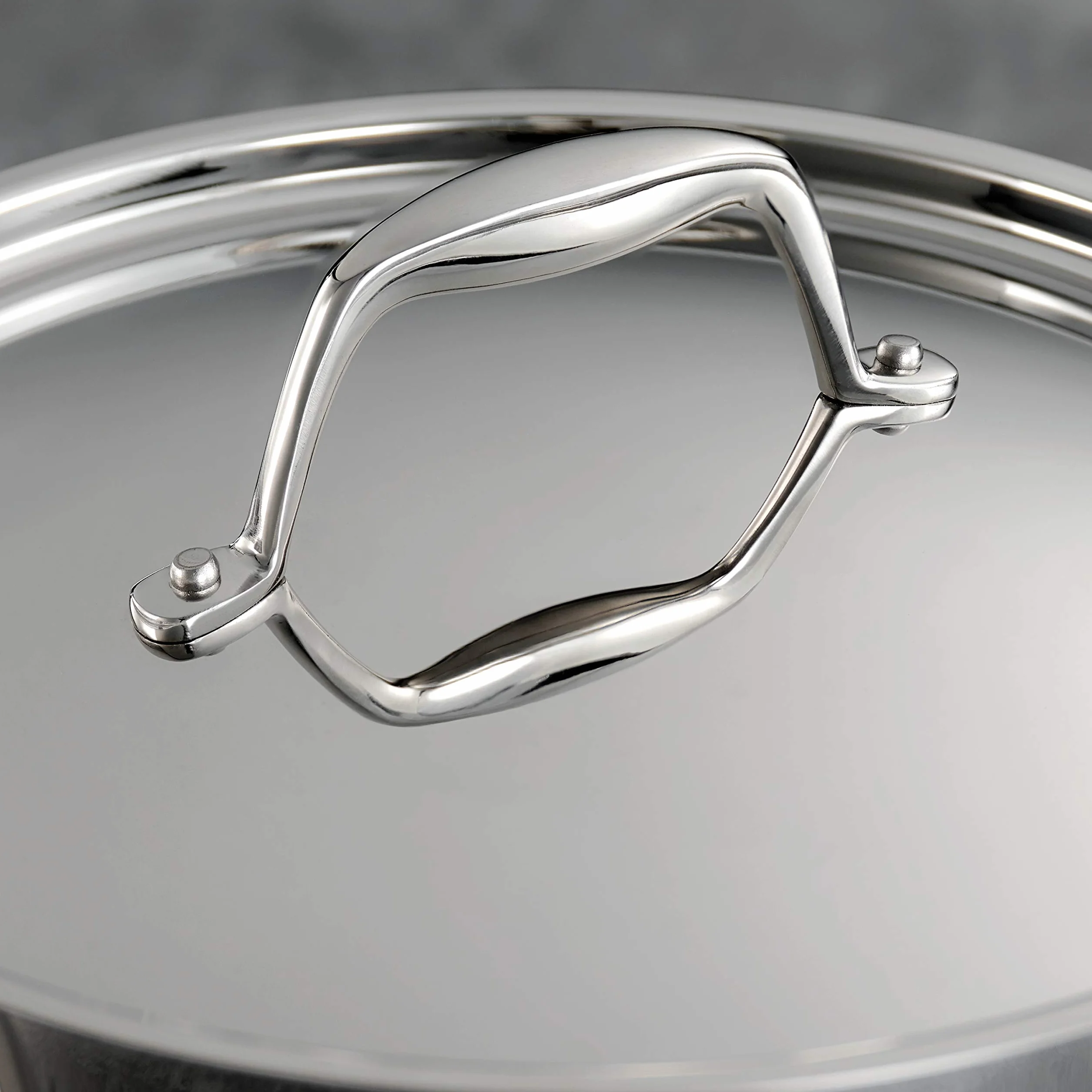 Tramontina 80116/058DS Gourmet Stainless Steel Induction-Ready Tri-Ply Clad Covered Deep Saute Pan, 3 Quart, certyfikat NSF, Made in Brazylii