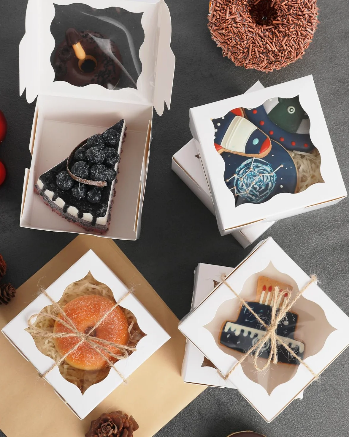 Gcardist Bäckerei Boxen z oknem 30 sztuk 10,1 x 10,1 x 6,3 cm Mini pudełko na ciasteczka Macaron Small Donut Gebäck Boxen