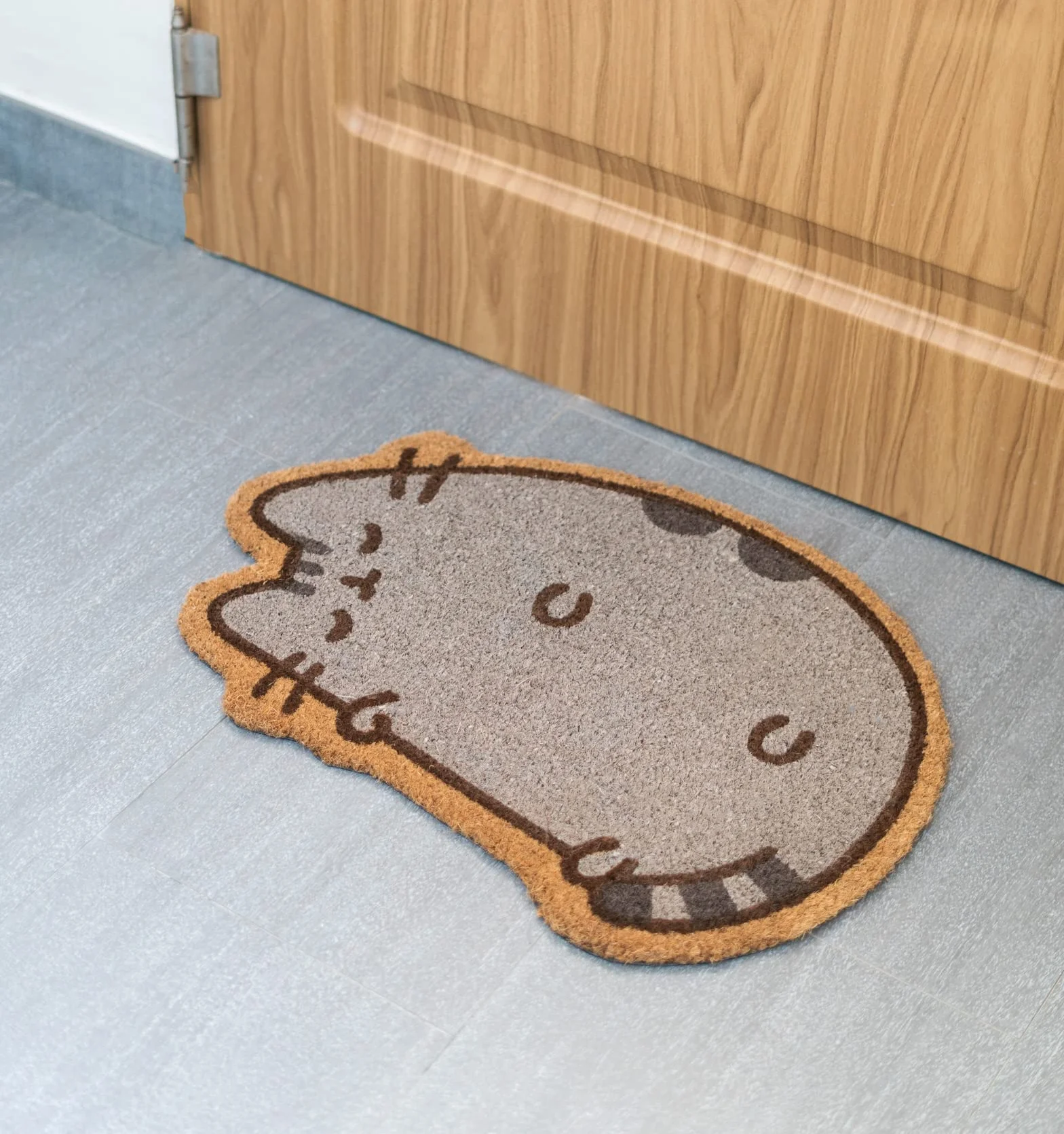 Grupo Erik Pusheen Wycieraczka w Kształcie | 43 x 60 cm | Włókno Kokosowe | 100% Ekologiczna | Do Użytku Wewnętrznego i Zewnętrznego | Prezenty Pusheen