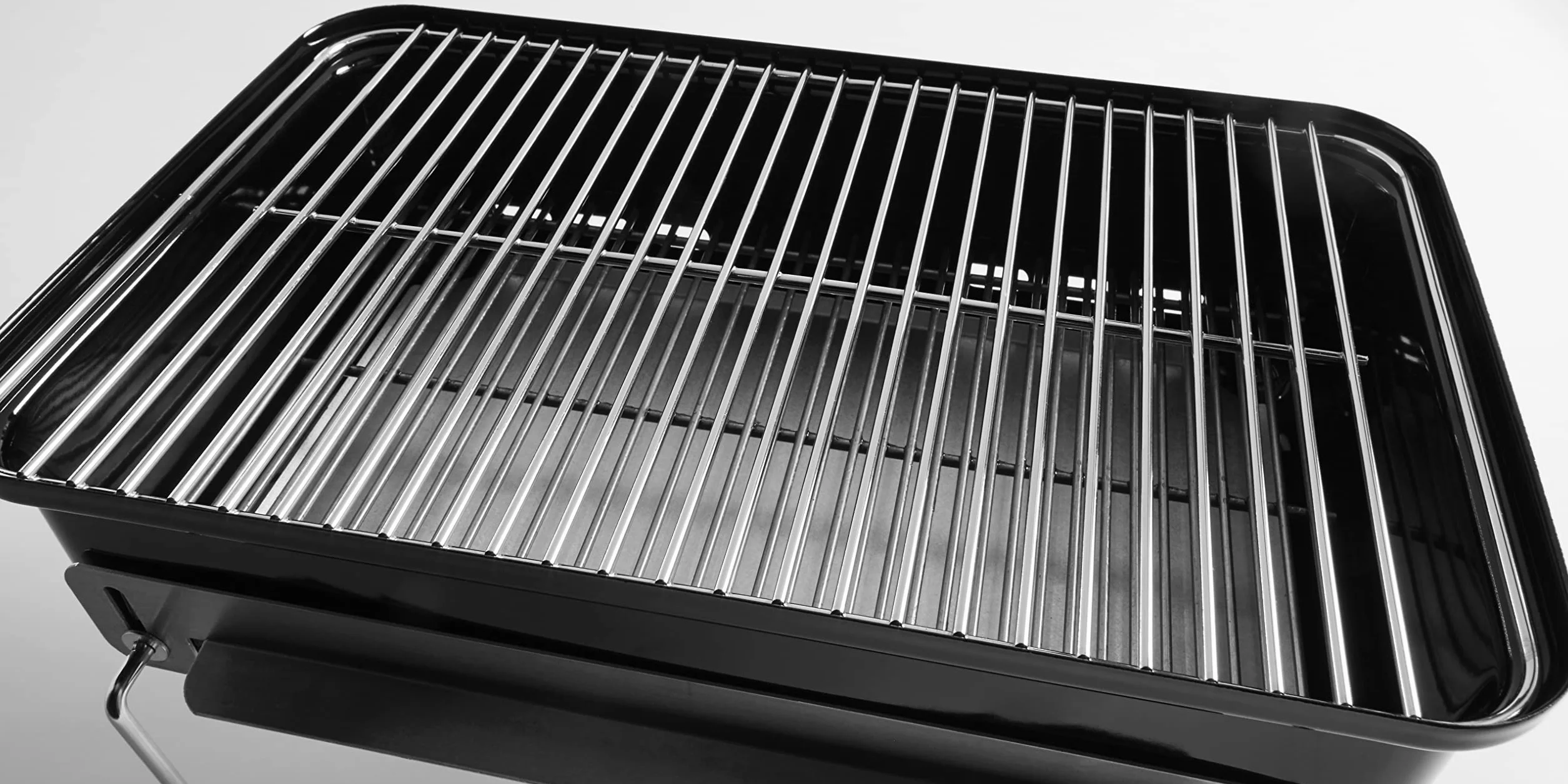Weber Go-Anywhere Grill węglowy, powierzchnia grilla 42 x 26 cm, lekki przenośny grill BBQ, grill z emaliowaną misą i pokrywą, składane nóżki - Czarny (1131004)