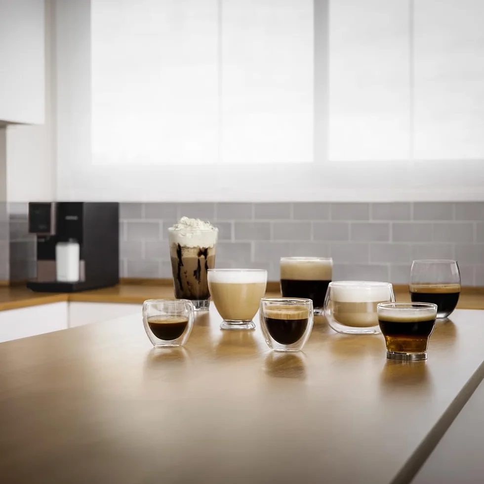 Cecotec Ręczny ekspres do kawy i cappuccino Cremmaet Compactccino Connected Black Rose. 30 odmian, zbiornik na mleko 400 ml, zbiornik na wodę 1,1 l, ekran TFT, 19 barów, termoblok
