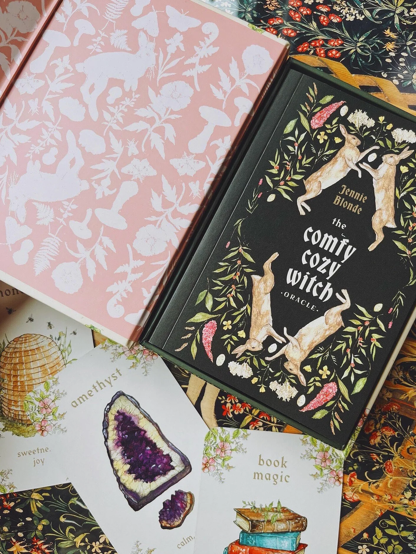 The Comfy Cozy Witch Oracle: A 47-Card Deck & Book