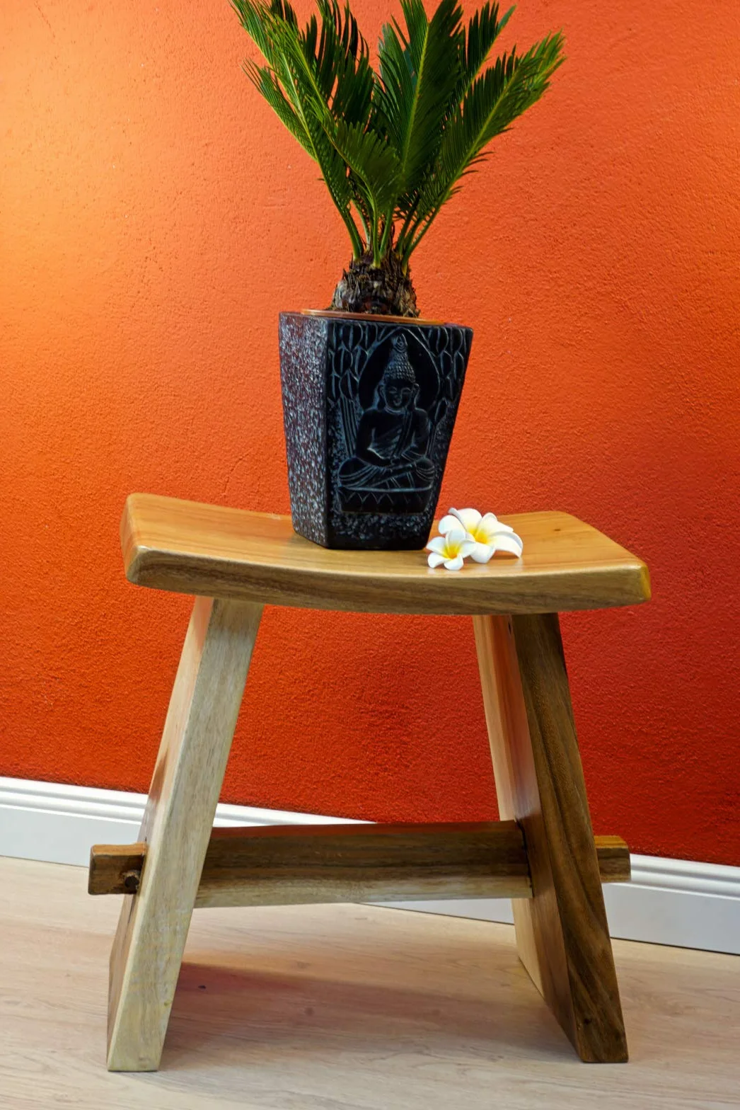 Kinaree Japan Teak Taboret Suzie – 41 cm taboret z drewna tekowego z zakrzywionym siedziskiem – nadaje się również jako taboret łazienkowy lub podnóżek