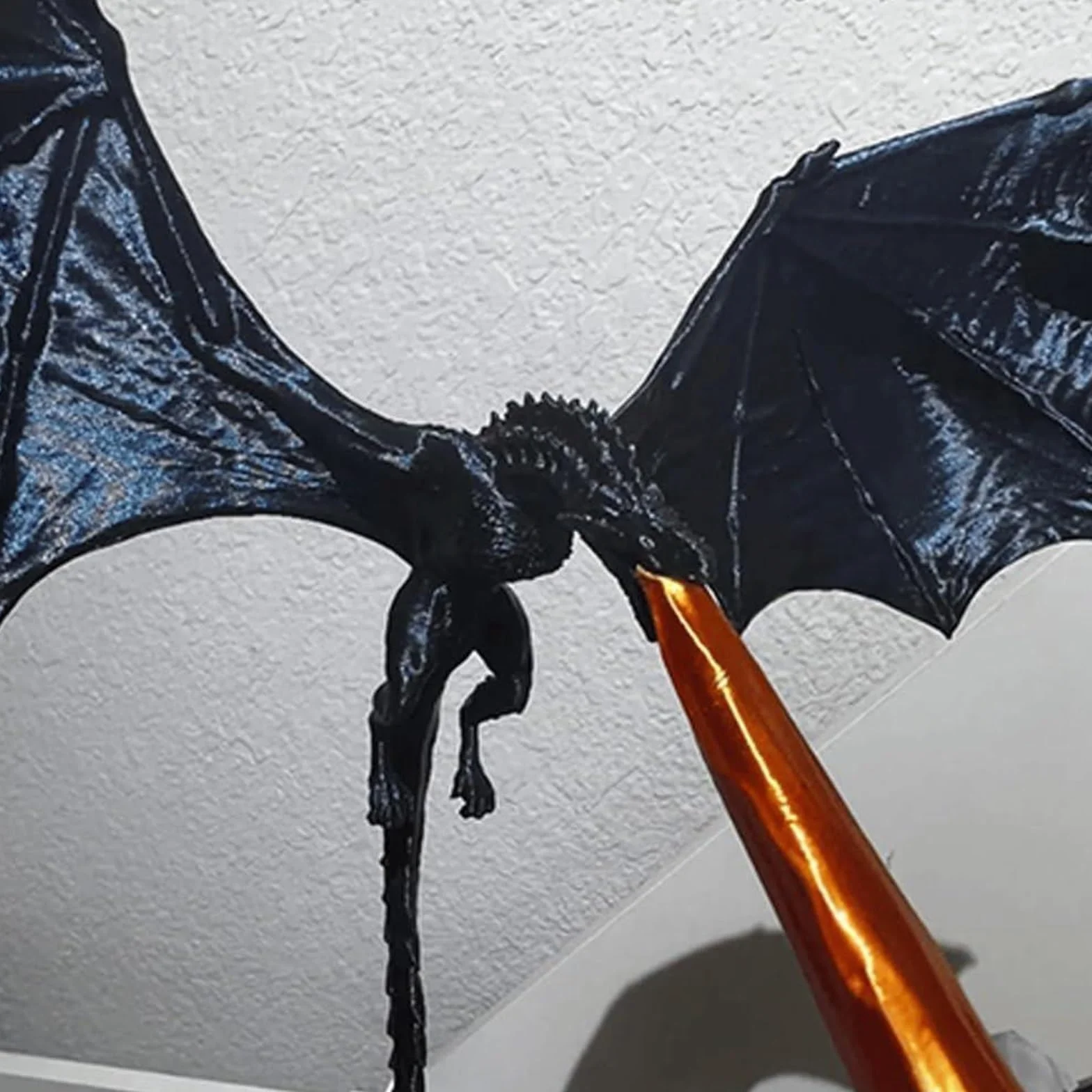Kącik z książkami Dragon Book Nook, Kącik z książkami Dragon Flame Book Enders, posąg smoka, dekoracja na Halloween