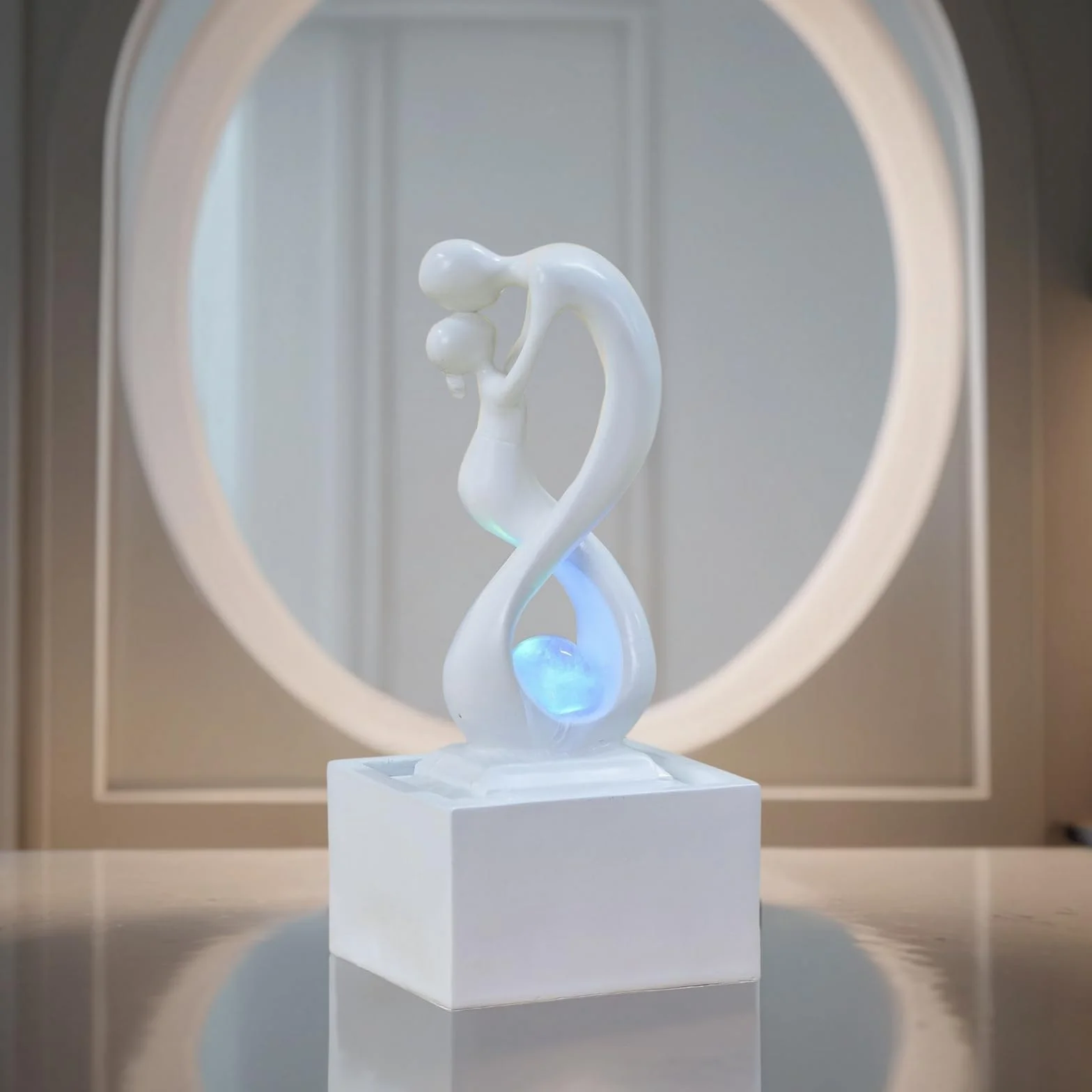 Zen'Light - Nowoczesna fontanna wewnętrzna Amor White z kolorowym światłem LED - Wystrój w stylu sztuki współczesnej, idealna medytacja i relaks - Oryginalny design Obrotowa kula zamknięta -