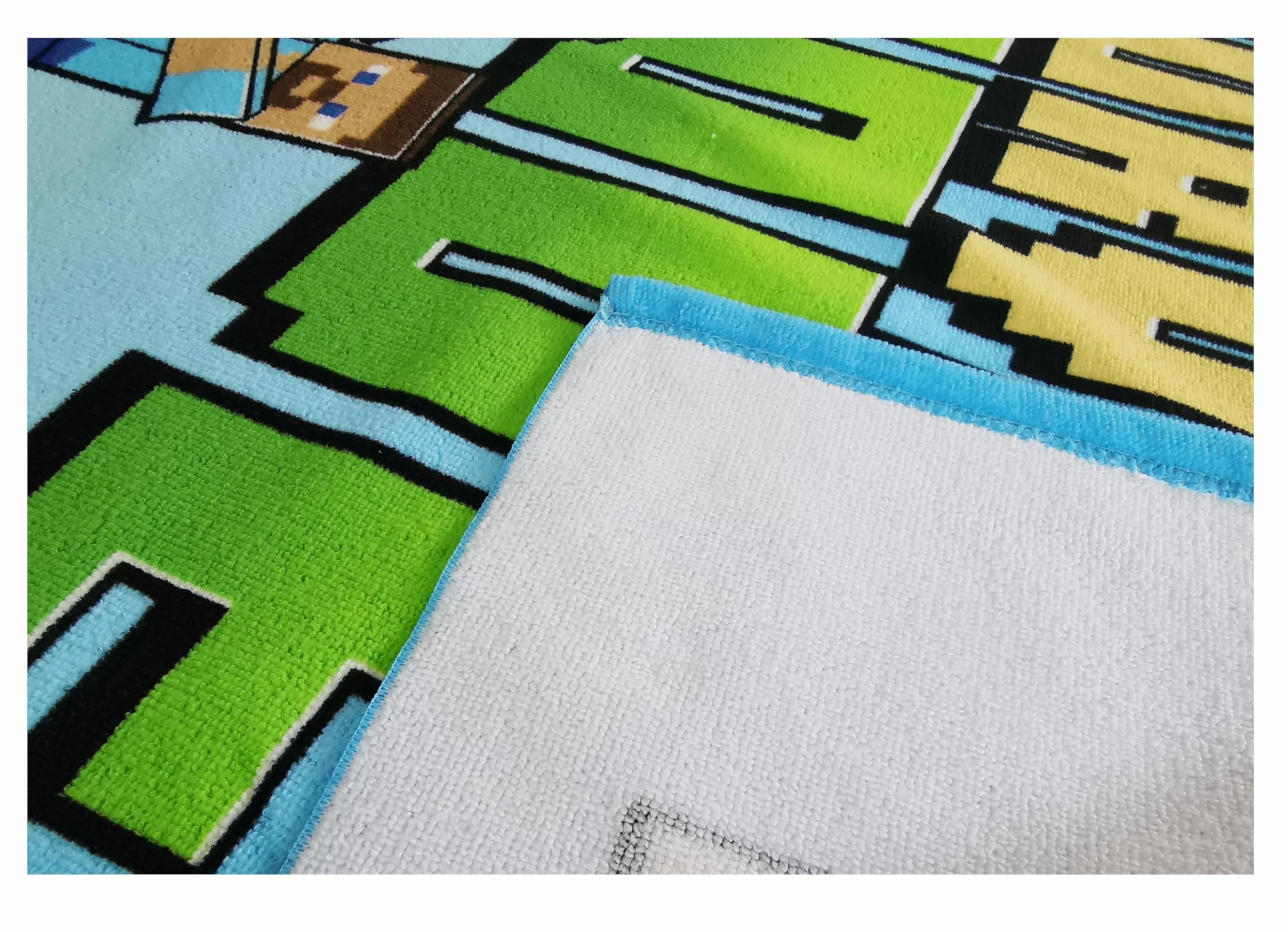 Theonoi Dziecięcy ręcznik kąpielowy Minecraft Survival, 70 x 140 cm, poliester, szybkoschnący