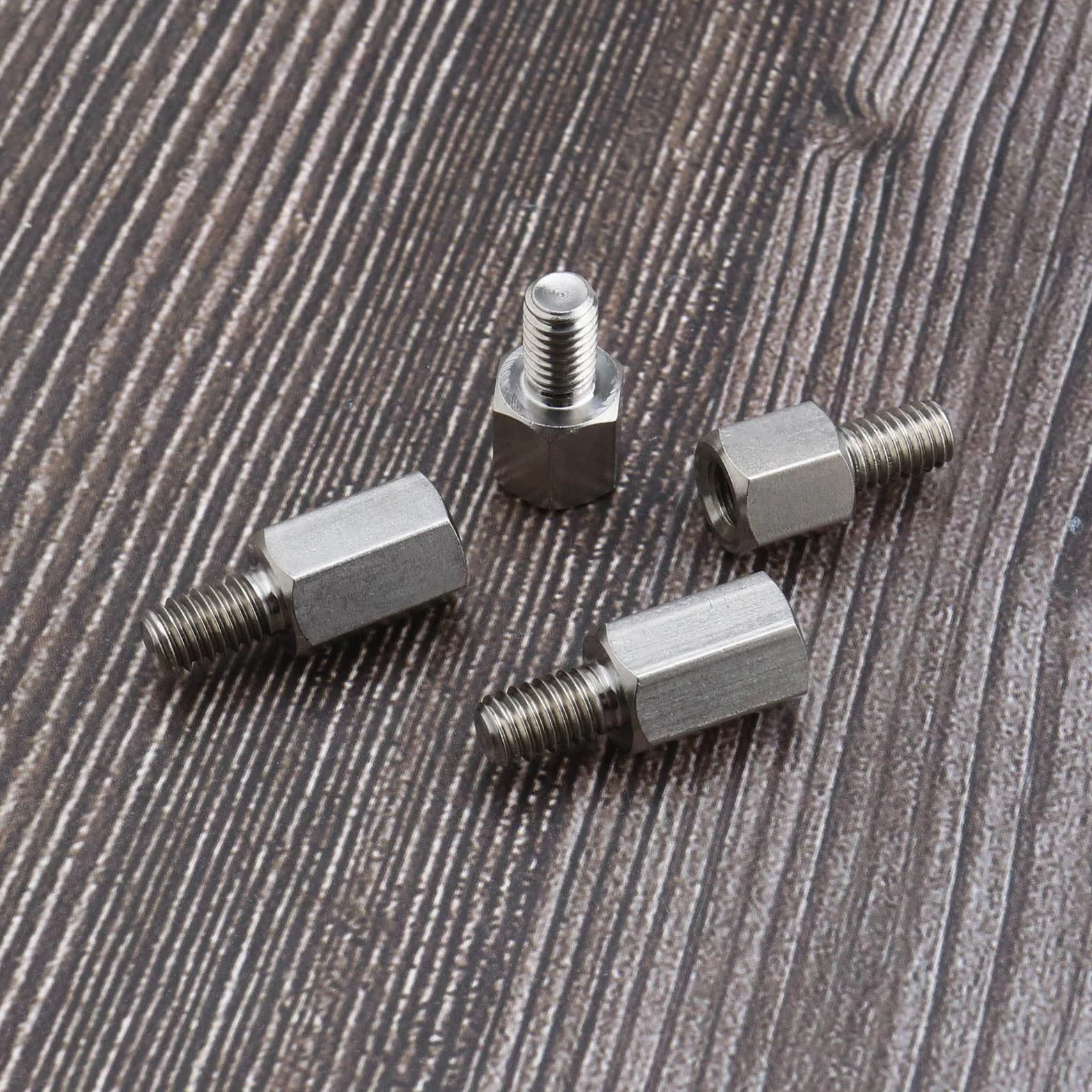 8 szt. pojedyncze wkręty sześciokątne wsporniki dystansowe męskie do żeńskie gwint 10 mm 15 mm 20 mm 30 mm M6 x M6 do łączników PCB sześciokątnych akcesoria sprzętowe stal nierdzewna