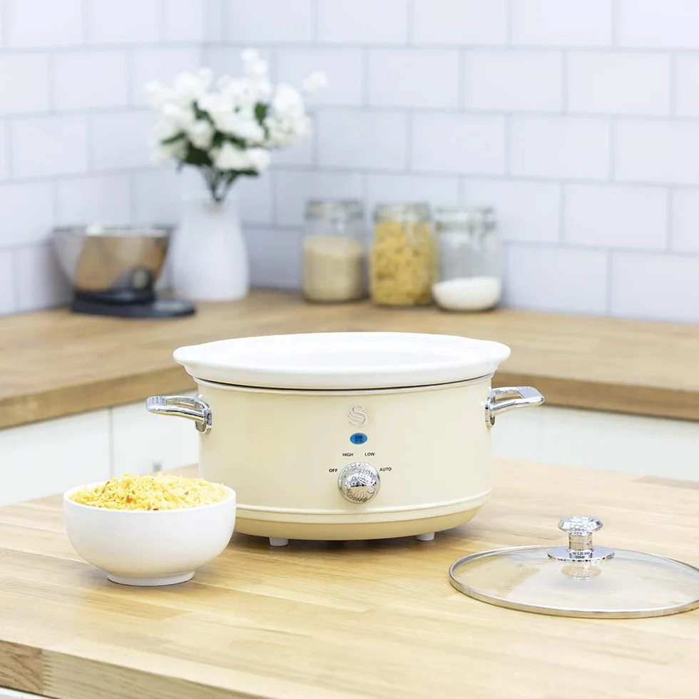 Swan Retro Wolny Garnek 3,5L Ceramika Nieprzywierająca PFOA PTFE 200W