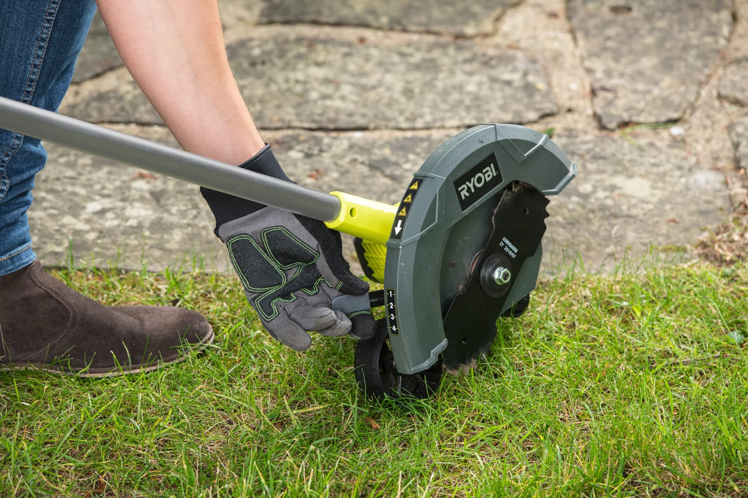 Ryobi RY18EGA-0 Przycinarka do Krawędzi Trawnika ONE+ 22 cm Gołe Narzędzie, 18 V