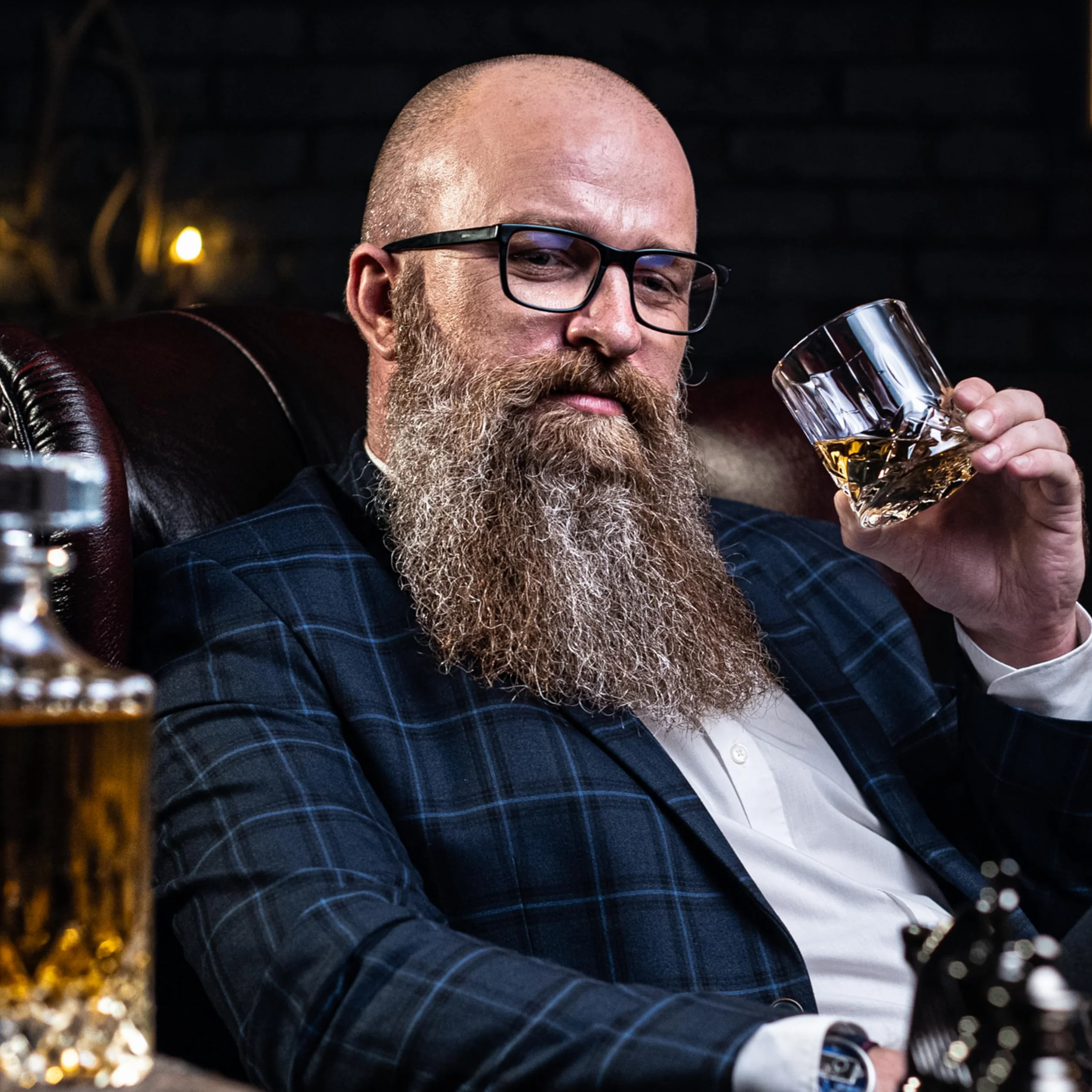 WHISISKEY Zestaw Karafka do Whisky 700ML 4 Szklanki 8 Kamienie Prezentowy