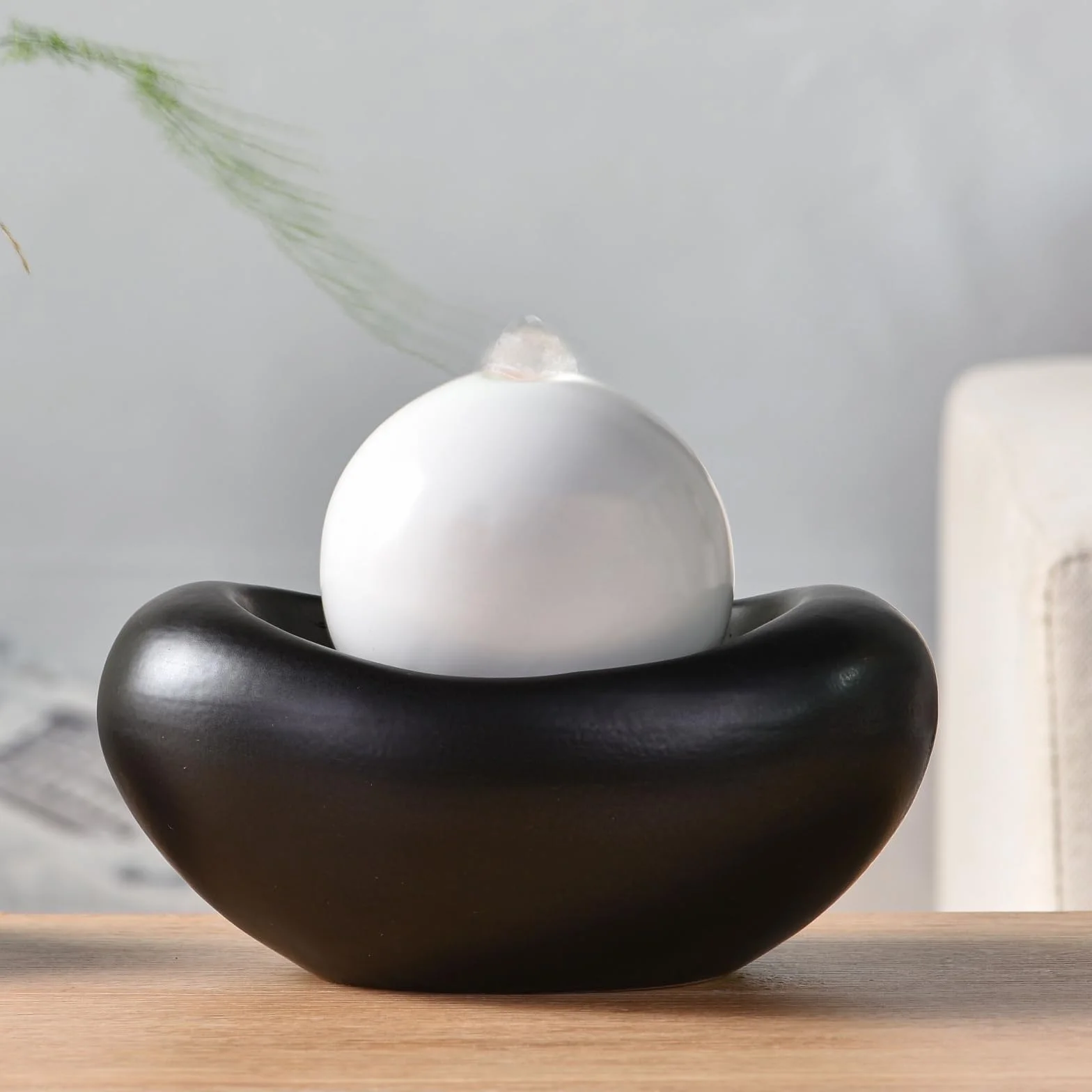 Fontanna do wnętrz ceramiczna współczesny styl kolorowe światło, cicha pompa, dekoracja medytacyjna, dekoracyjna fontanna stołowa, pomysł na prezent premium, wys. 19 x 15 x 21 cm - Beye Zen'Light