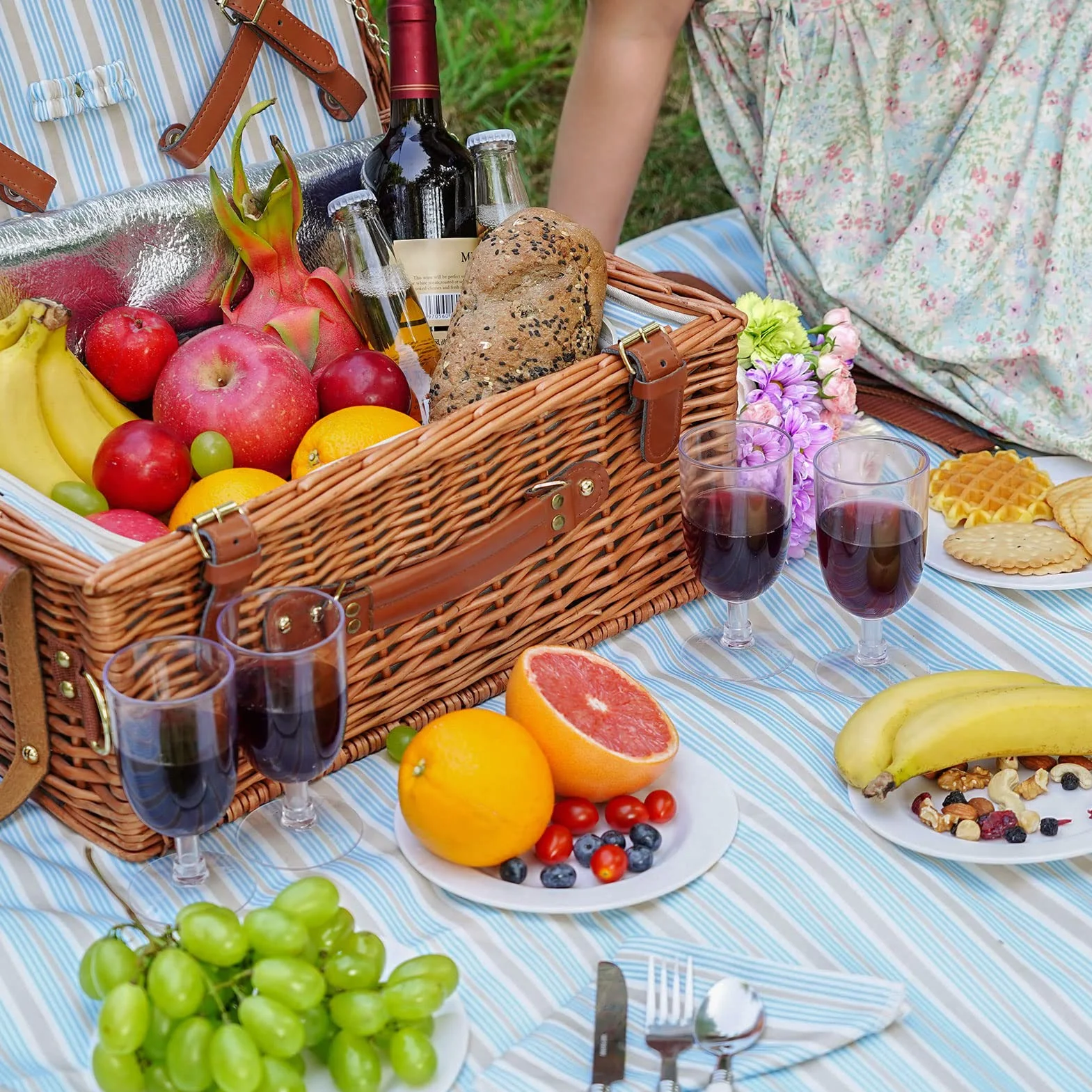 HappyPicnic Wiklinowy kosz piknikowy dla 4 osób