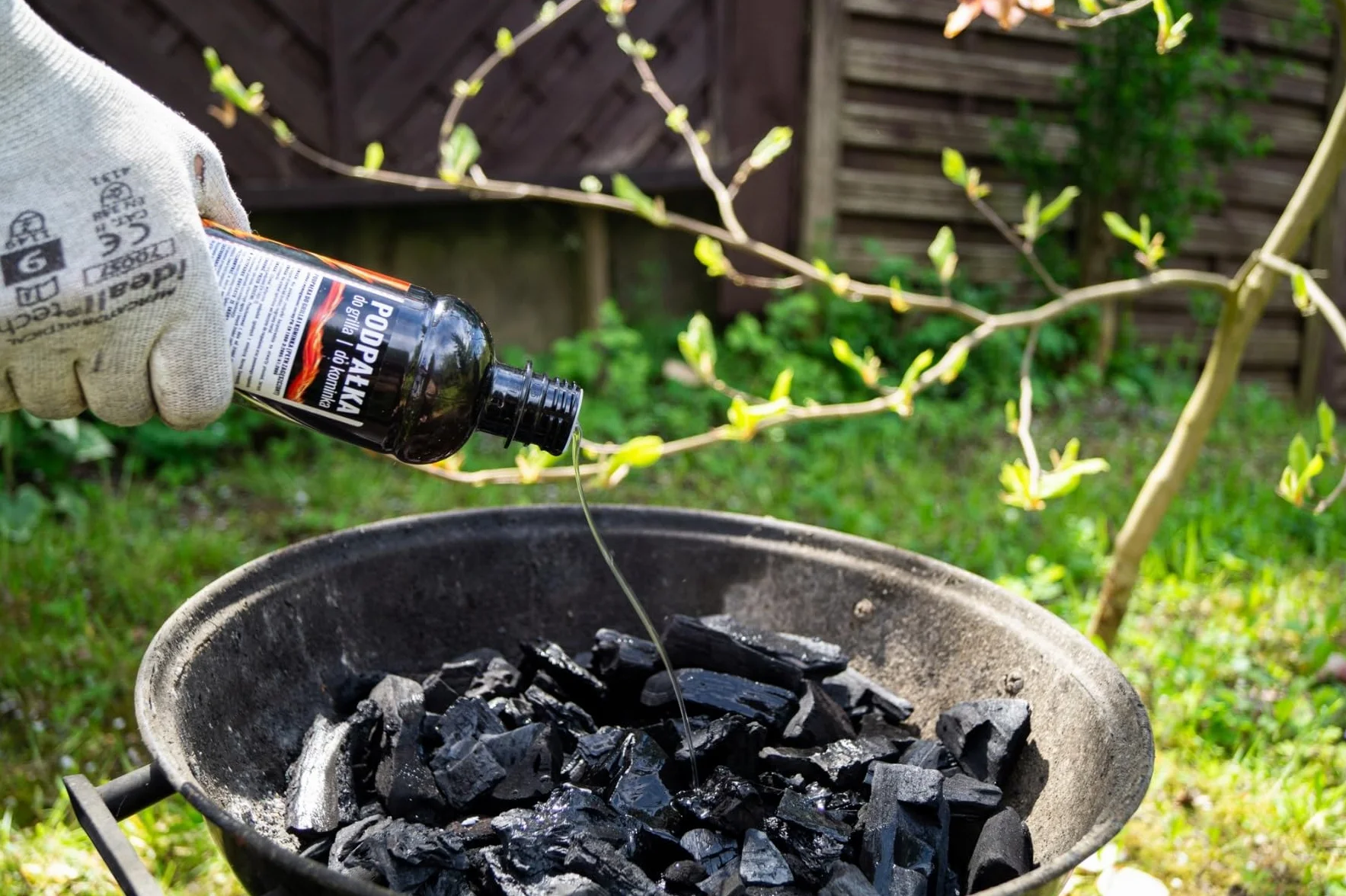 Podpałka Do Grilla Rozpałka do Kominka, Pieca w Płynie 500 ML Podpałka Do Brykietu, Węgla, Drewna Wydajna i Praktyczna Rozpałka