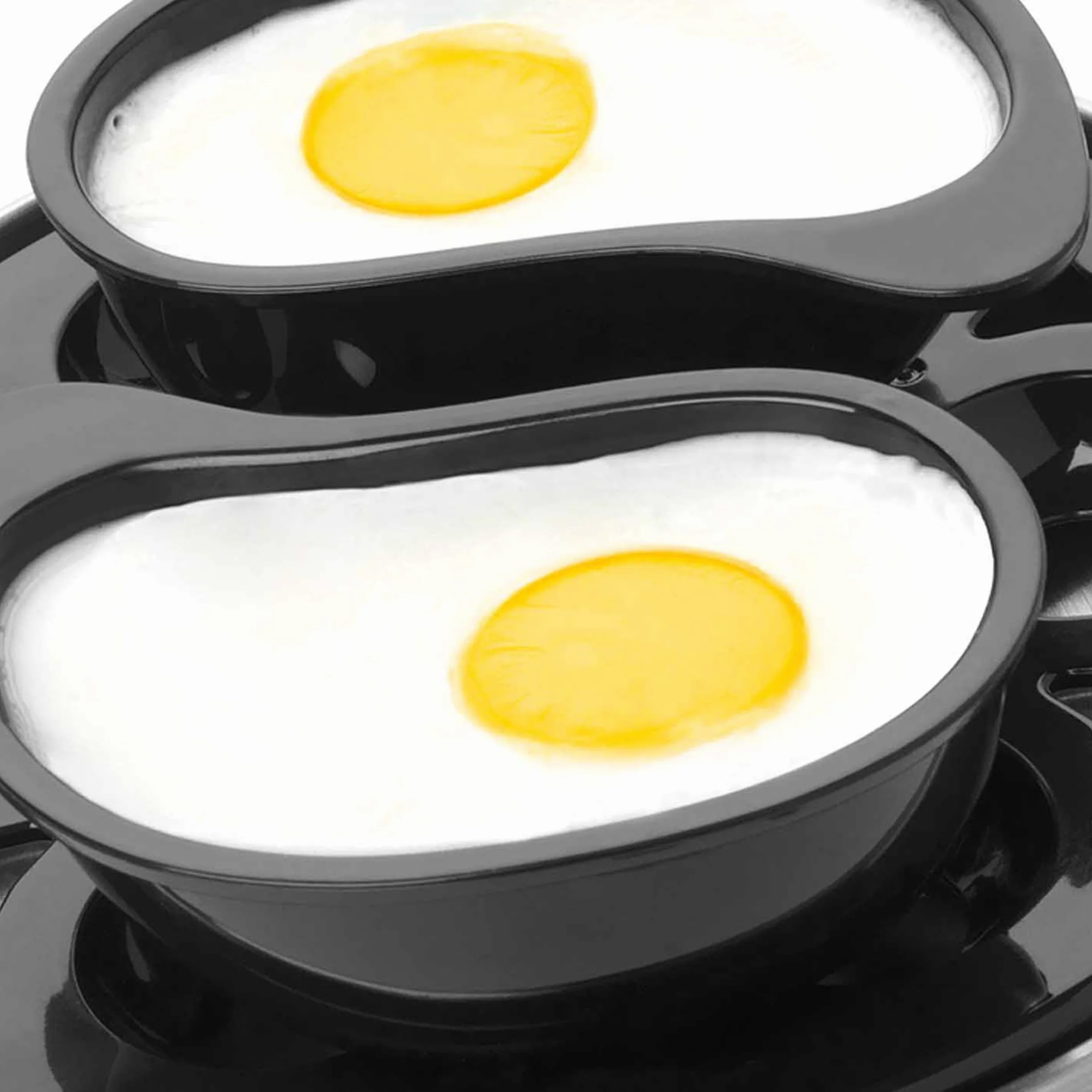 Petra PT2783VDEEU7 Electric Egg Cooker For Boiled, Soft Medium or Hard Boiled, 6 Egg Capacity, 2 Poaching Trays, Compact Design, Removable Egg Rack, Includes Measuring Cup, Indicator Light, 430 W