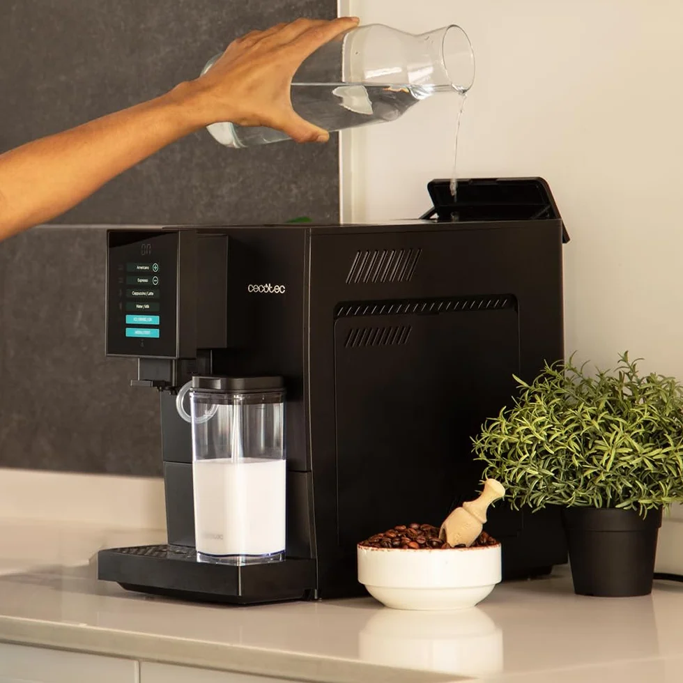 Cecotec Superautomatyczny ekspres do kawy Cremmaet Compactccino Black, 19 bar, system Thermoblock, świeżo zmielone ziarna z Plug&Play, 150 g, zbiornik na wodę 1,1 l, 400 ml mleka
