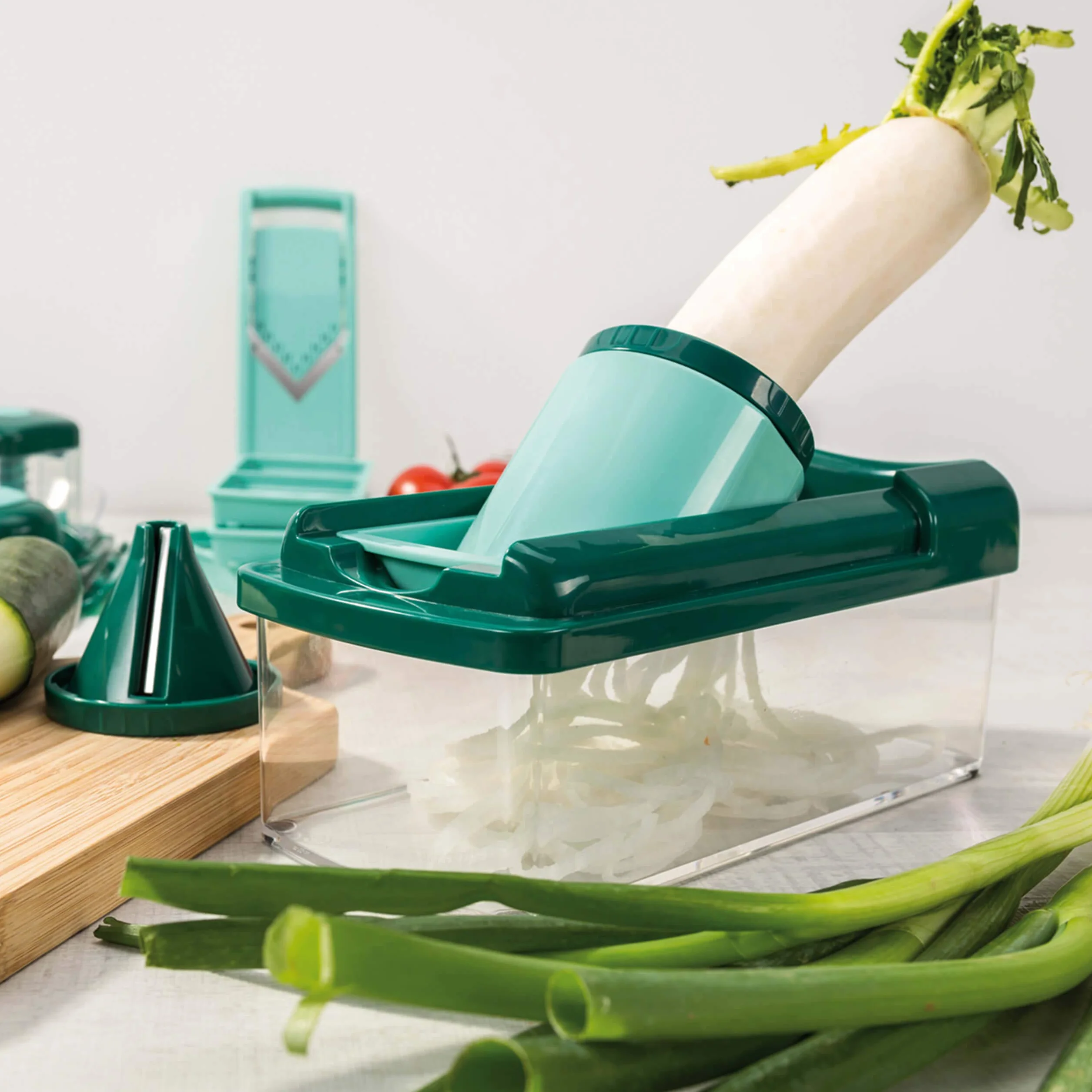Genius Nicer Dicer Fusion Smart 12-częściowy zestaw do krojenia warzyw z pojemnikiem na ścinki, wkładką nożową XXL i spiralną Julietti