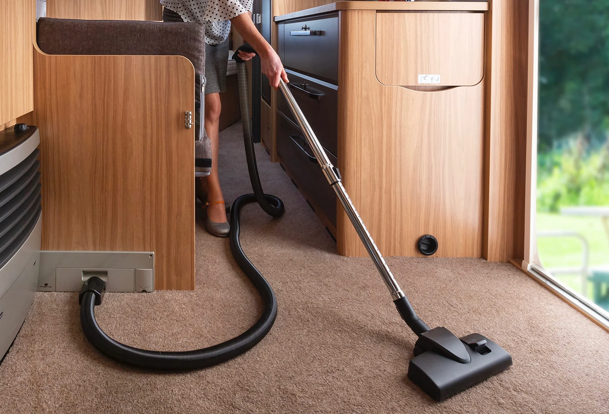 Big Kick Wbudowany odkurzacz kuchenny pod blatem – elegancki, zajmujący mało miejsca konstrukcja do domów, mieszkań, kamperów i kamperów - wydajne ssanie, łatwa instalacja, srebrne