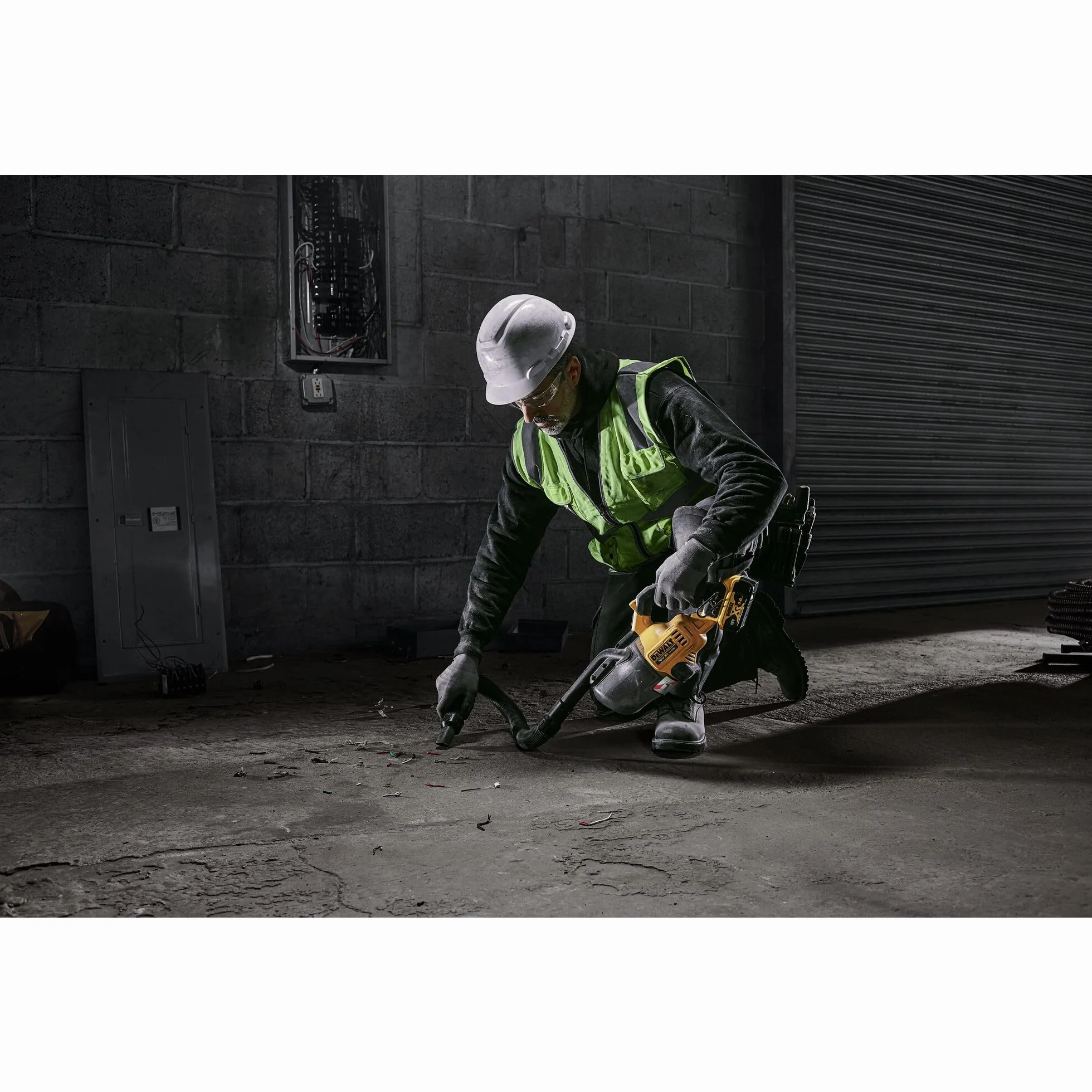 Dewalt DCV501LN odkurzacz akumulatorowy 18 V (odkurzacz klasy L, z filtrem HEPA, z przełącznikiem do pracy ciągłej, jasna biała dioda LED, w zestawie hak na pasek, torba do przenoszenia i akcesoria,