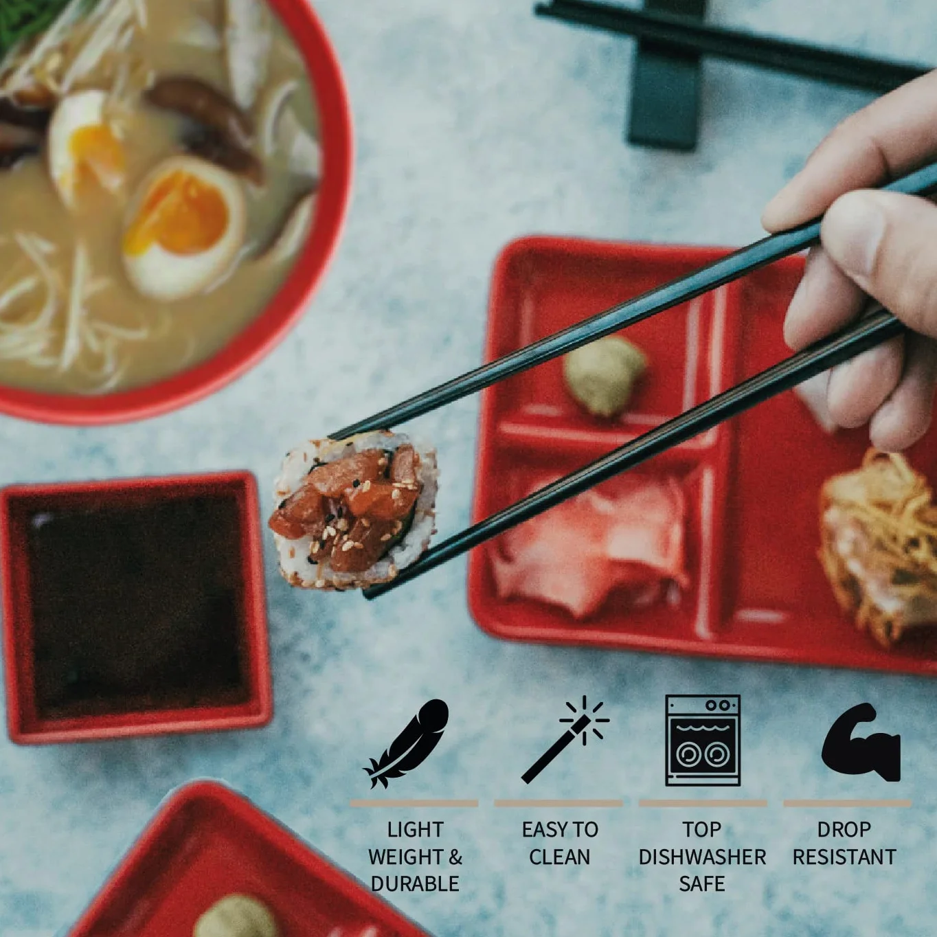 10-częściowy zestaw zastawy stołowej w japońskim stylu – zawiera 2 talerze do sushi, 2 miski do ramenu, 2 naczynia do sosów, 2 pary pałeczek, 2 uchwyty na pałeczki (czerwony)