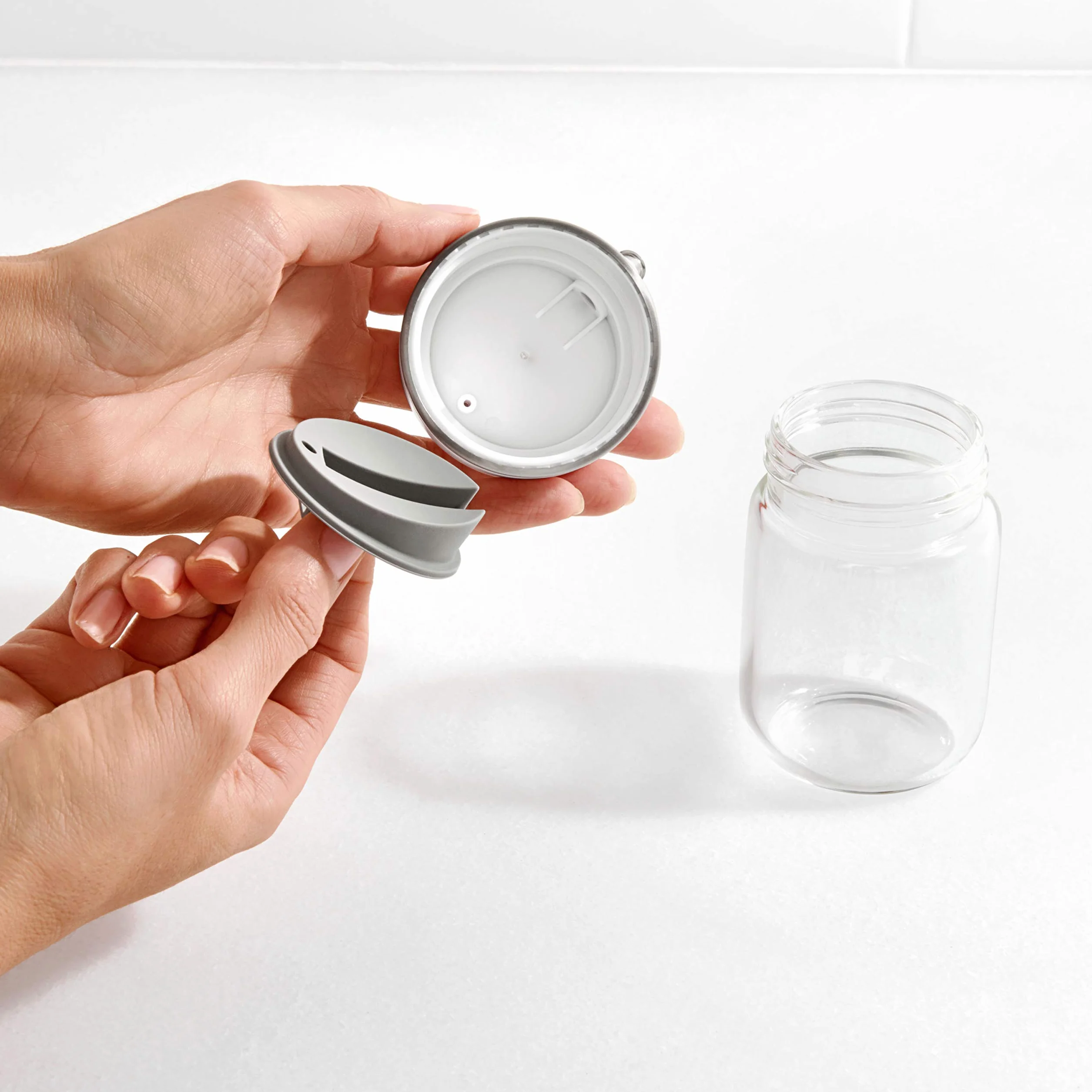 OXO Good Grips Precision Pour szklany dozownik 150 ml