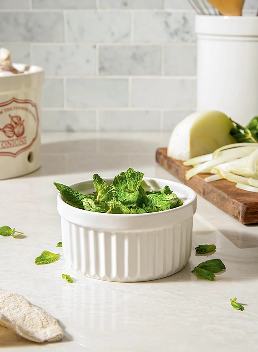 LE TAUCI Ramekiny, 20 ml słoików na żywność, Ramekin Set for Creme Brulee, Custard Cups, Set of 6, Oven Safe, Oyster White