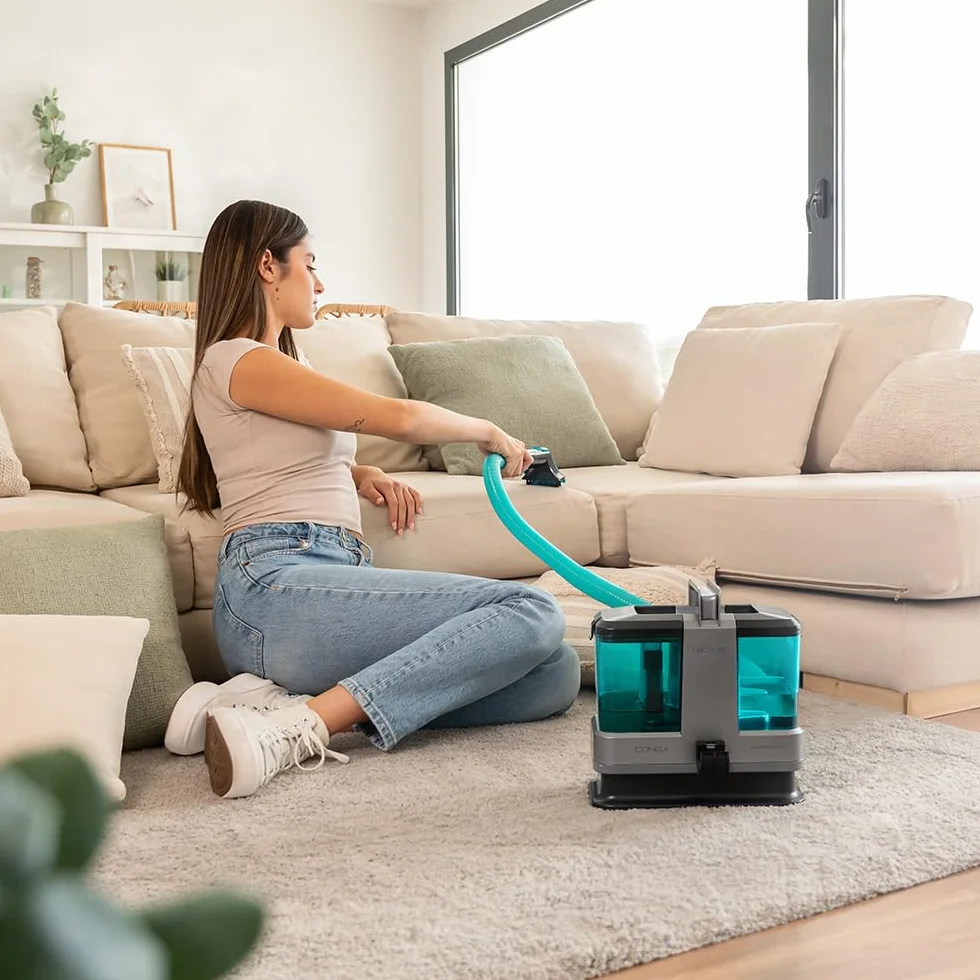 Cecotec Conga 2000 Carpet&Spot Clean Compact środek do czyszczenia dywanów i odkurzacz. Moc 330 W, kompaktowa konstrukcja, 2 zbiorniki o pojemności 800 ml i 500 ml, dysza natryskowa