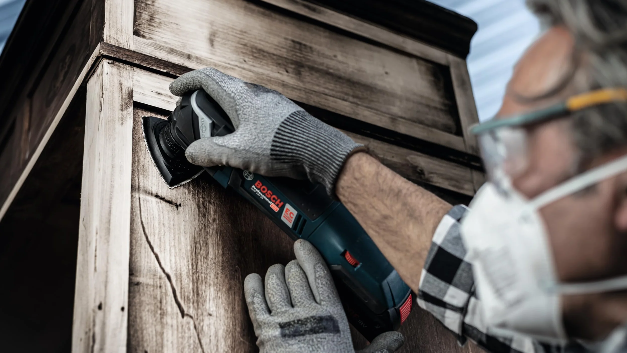 Bosch 50x Papiery ścierne EXPERT C470 (do Farba na drewnie, Twarde drewno, Ø 93x93 mm, Ziarnistość 60, Professional Akcesoria Szlifierka delta)