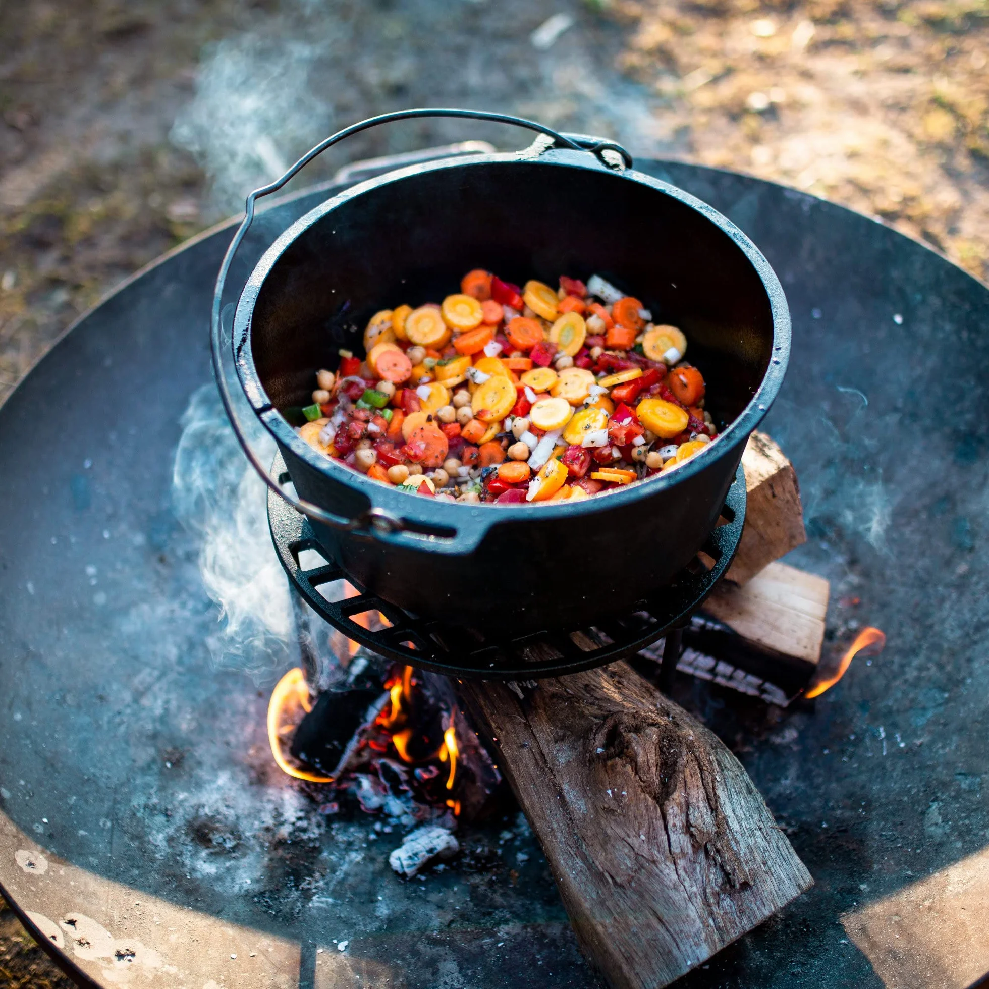 BBQ-Toro Żeliwny ruszt do grillowania, Ø 30 cm, z 3 nogami, okrągły, podstawka pod garnek Dutch Oven