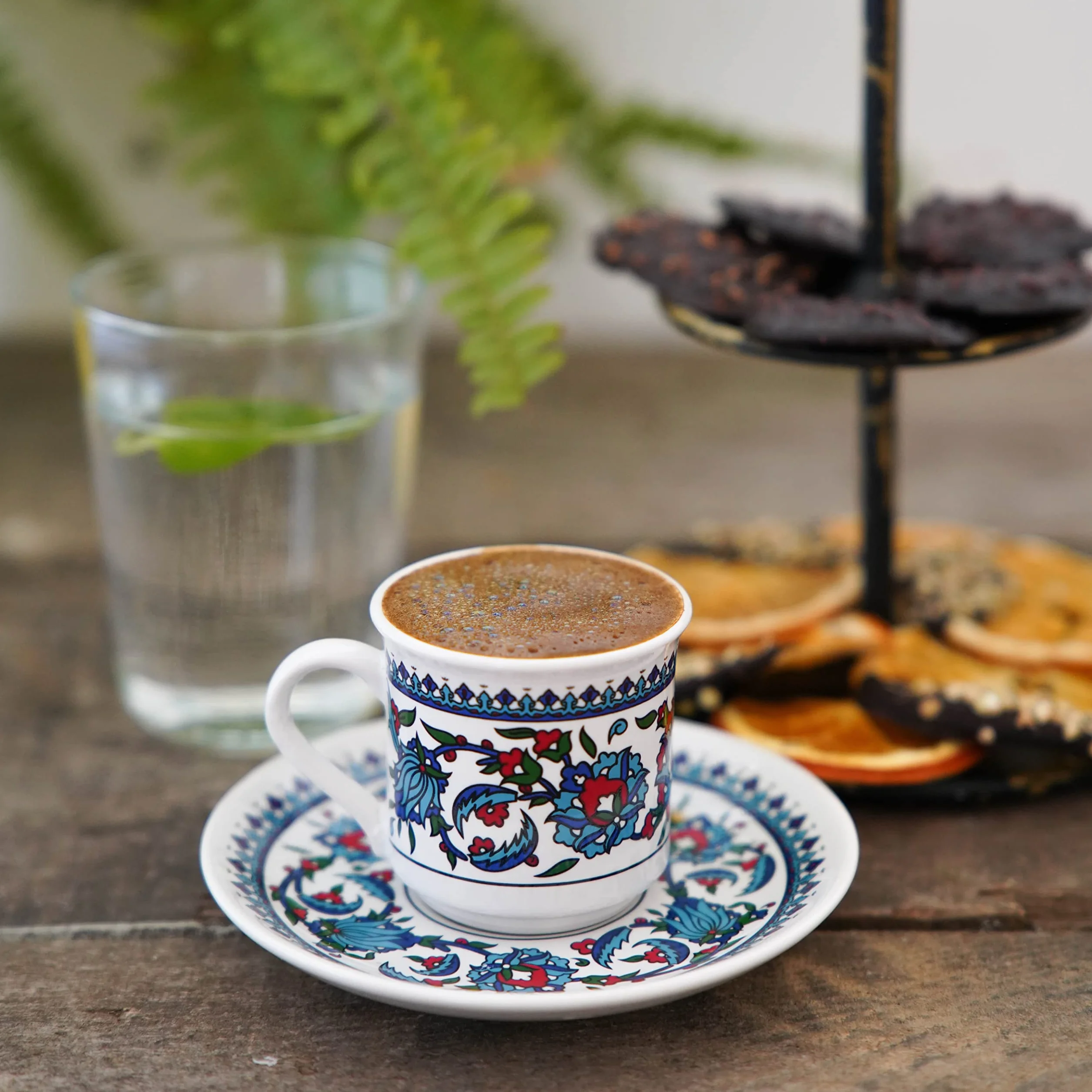Zestaw 6 ceramicznych filiżanek do kawy ze spodkami, do espresso, mycie w zmywarce