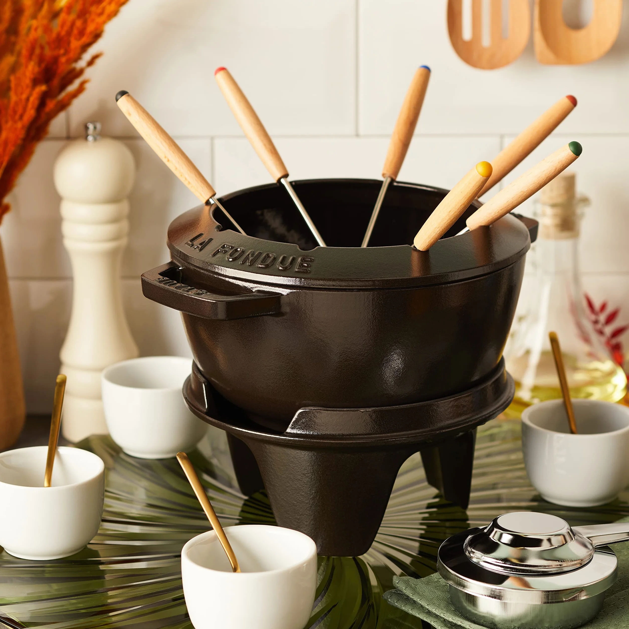 STAUB Fondue Set mit 6 Gabeln, Geeignet für Käse-, Schoko- und Fleisch-Fondue, Gusseisen, Schwarz, 20 cm