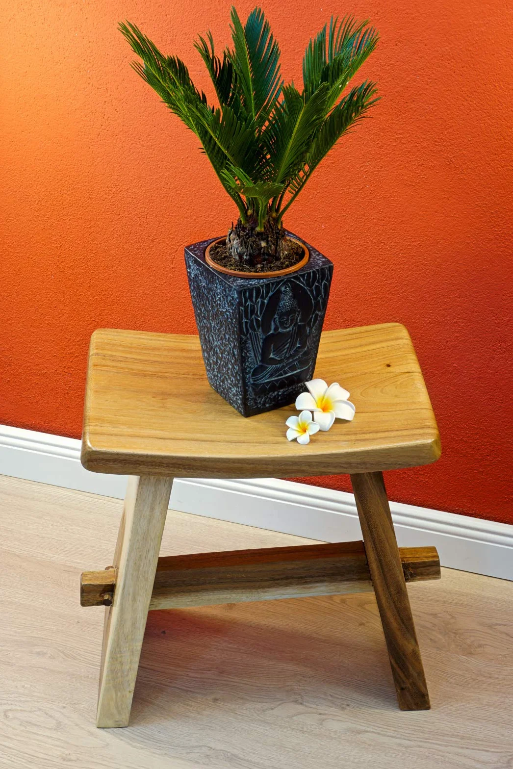 Kinaree Japan Teak Taboret Suzie – 41 cm taboret z drewna tekowego z zakrzywionym siedziskiem – nadaje się również jako taboret łazienkowy lub podnóżek