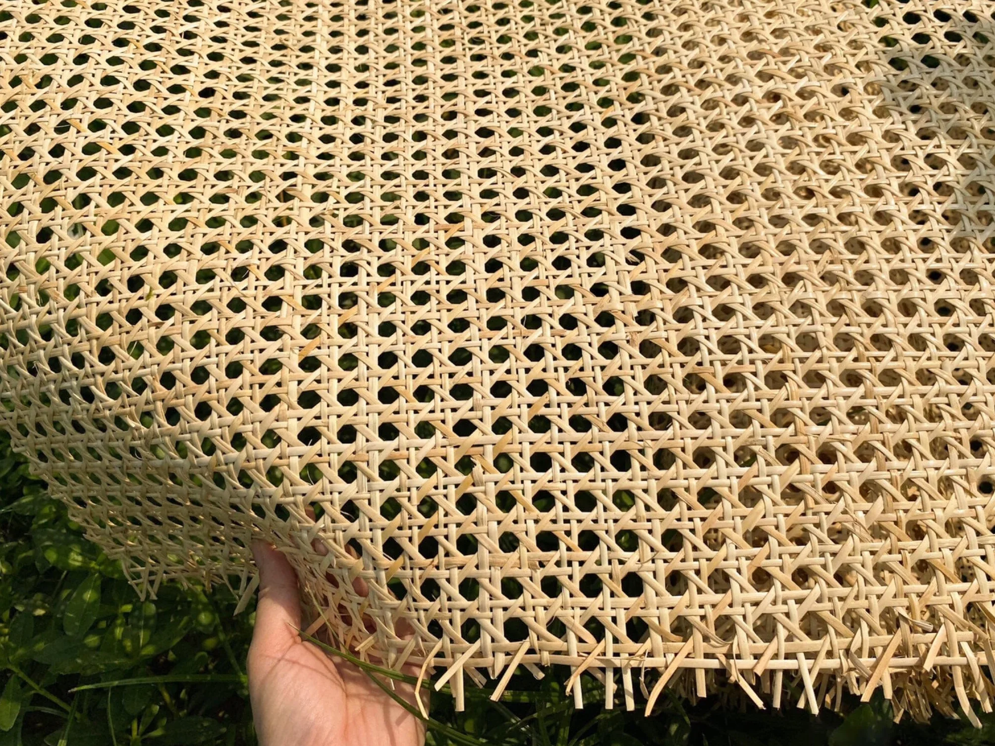 Naturalna kratka wiklinowa na metry - szerokość 65 cm, rattanowa rolka 65 x 300 cm, duży rozmiar do mebli, tapicerki krzeseł