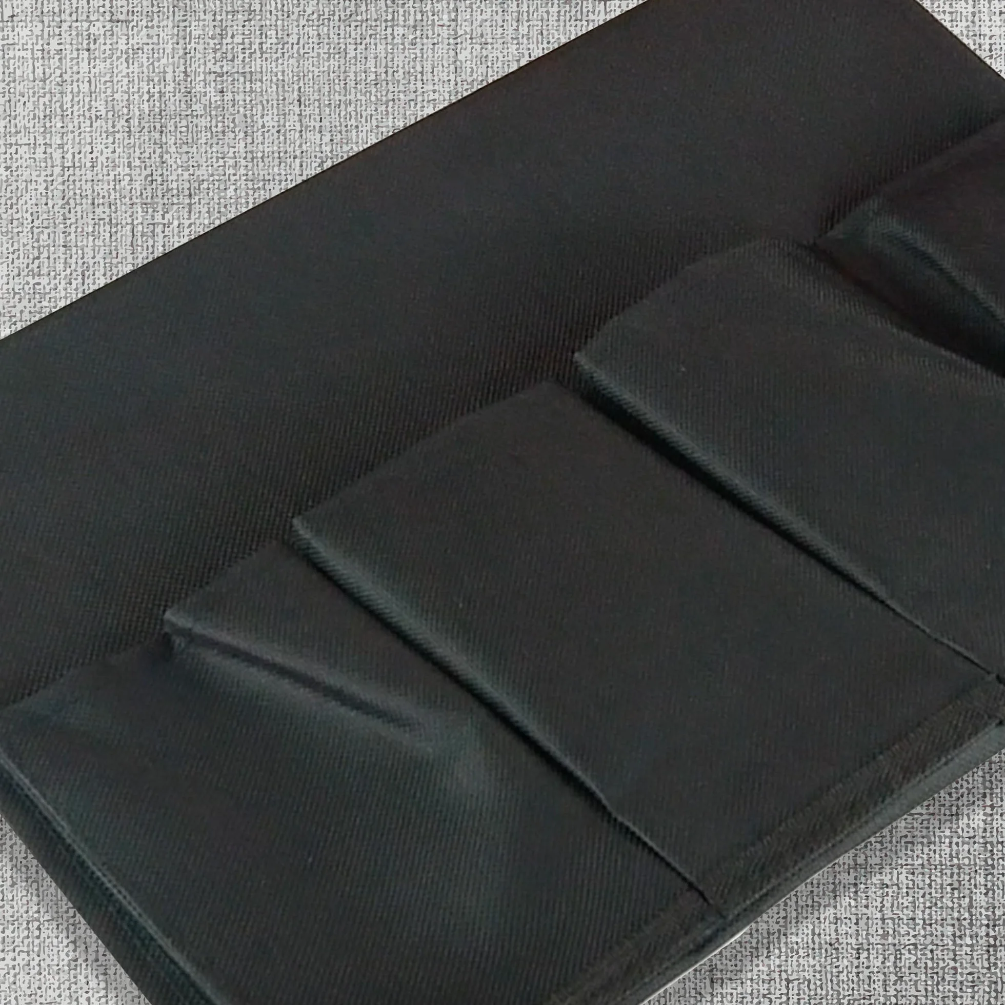 A Noir - Samozamykający się organizer do fotela/sofy