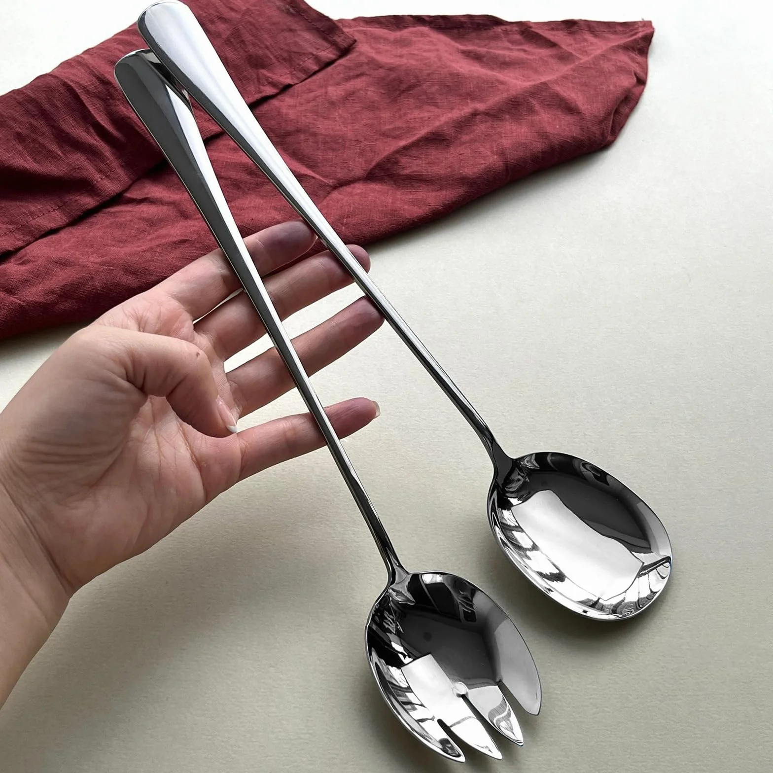 Zestaw sztućców do sałatek 28 cm, stal nierdzewna, łyżka do serwowania i szczypce do sałatek, polerowane srebro, nadają się do mycia w zmywarce, idealne na bufet, do kuchni i kolacji (srebrny)