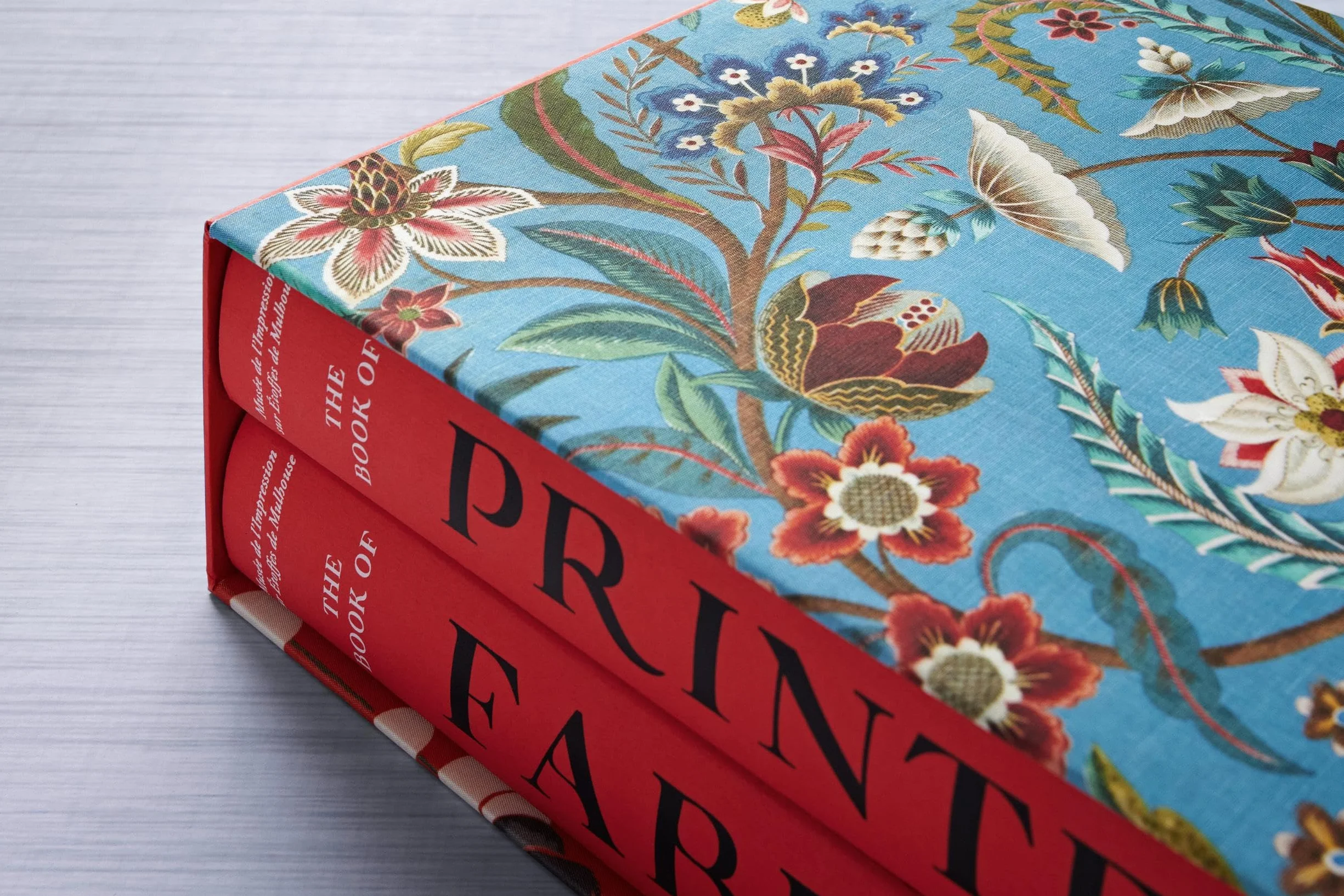 The book of Printed Fabrics: From the 16th century until today