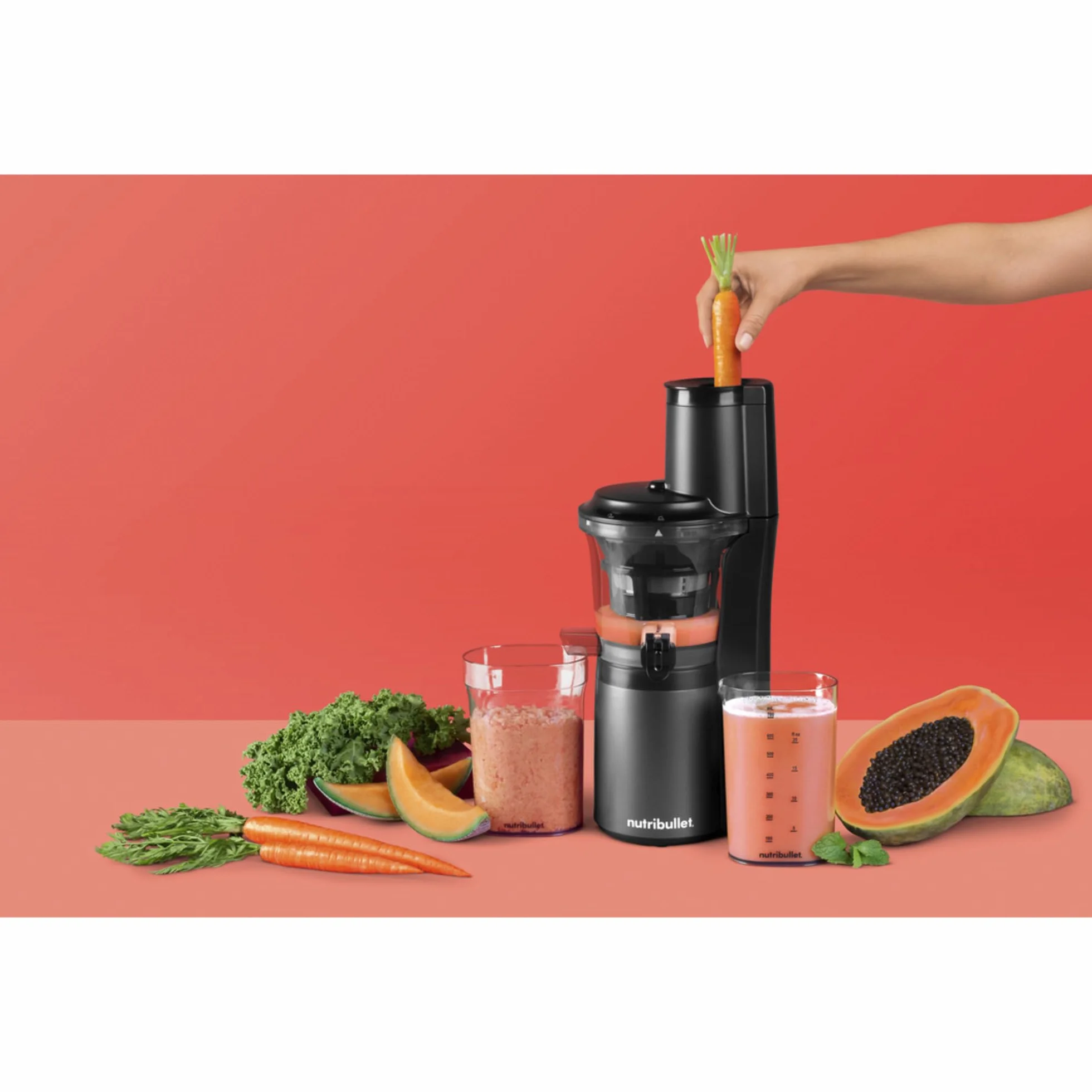 Nutribullet Slow Juicer wyciskarka do soków na zimno, ekstraktor do owoców i warzyw, moc 150 W, pojemnik na miąższ 887 ml, karafka 700 ml, czarny, NBJ500
