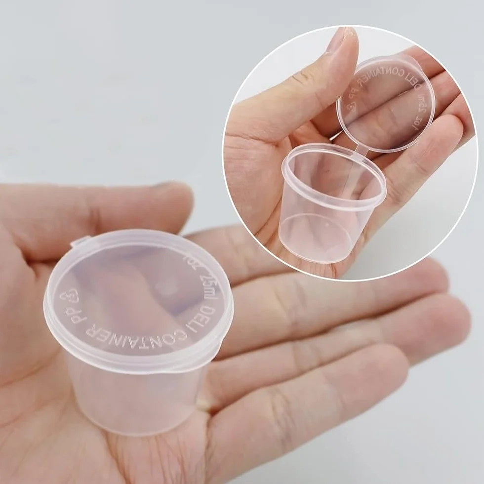 Plastikowe pojemniki do sosów 25 ml 100 szt z pokrywkami