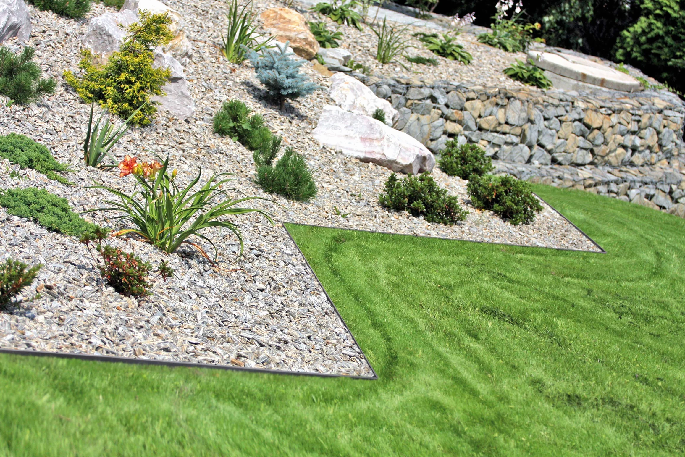 GARDENIX Krawędź trawnika, obrzeże rabatki, obrzeże kostki brukowej, krawędź do koszenia + 3 gwoździe na metr (obrzeże trawnika 45 mm x 80 mm, 8 metrów)