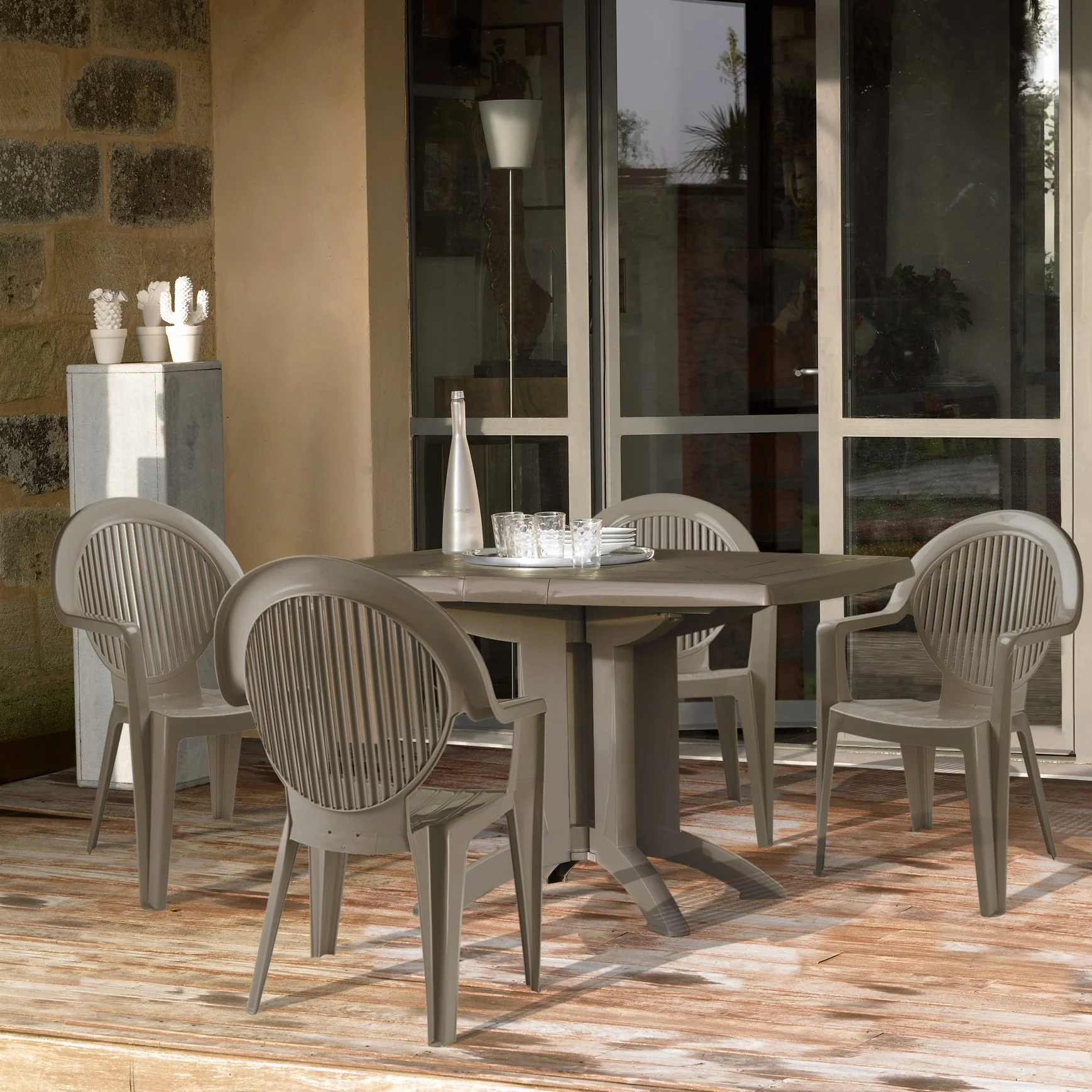 Grosfillex Vega 118 stół, kolor taupe, 80 x 77 x 72 cm