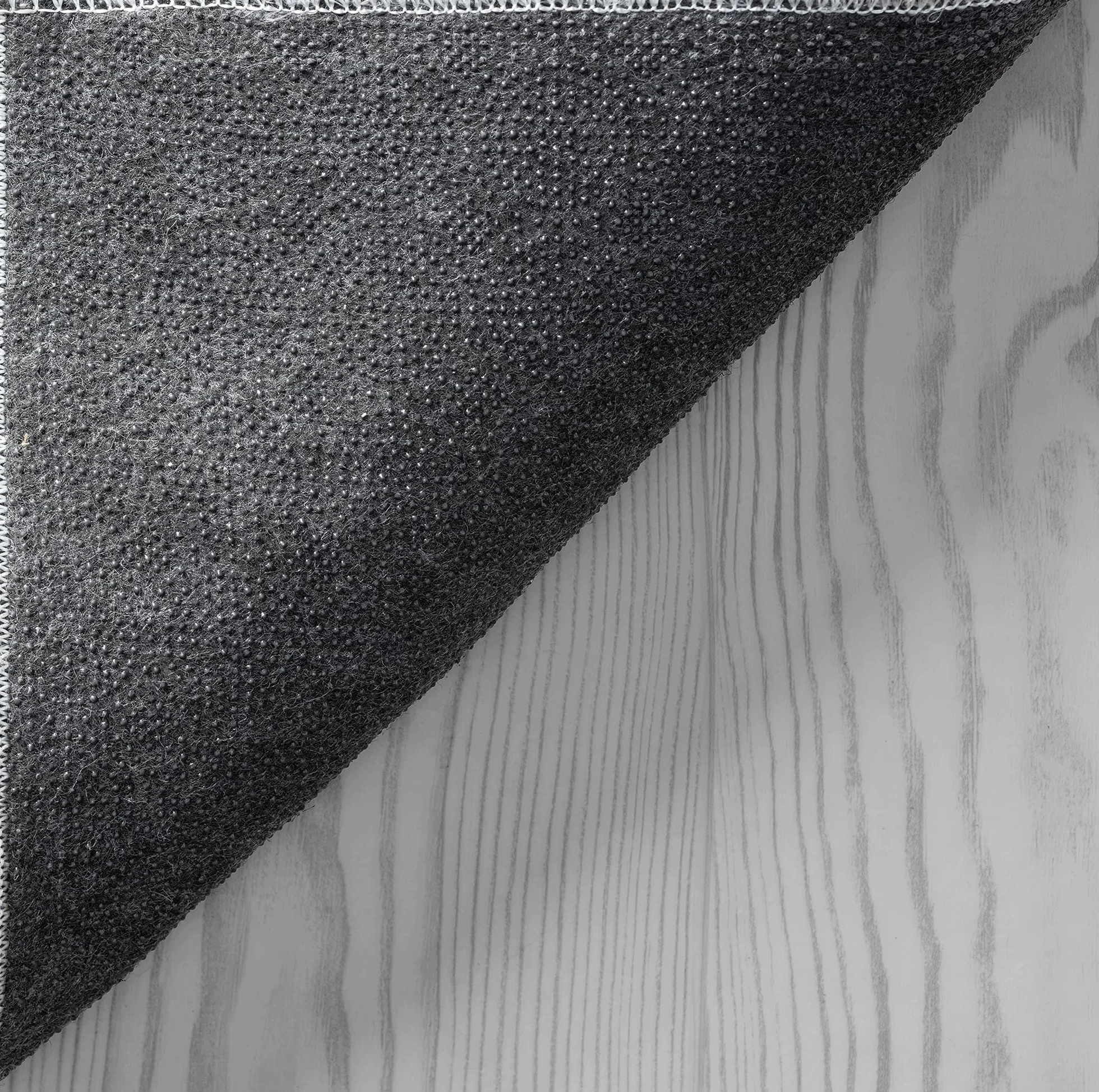 the carpet Relax - Nowoczesny dywan z krótkim i puszystym włosiem, z antypoślizgowym spodem, nadający się do prania w temperaturze do 30 stopni, ultra miękki, Antracyt, 80 x 150 cm