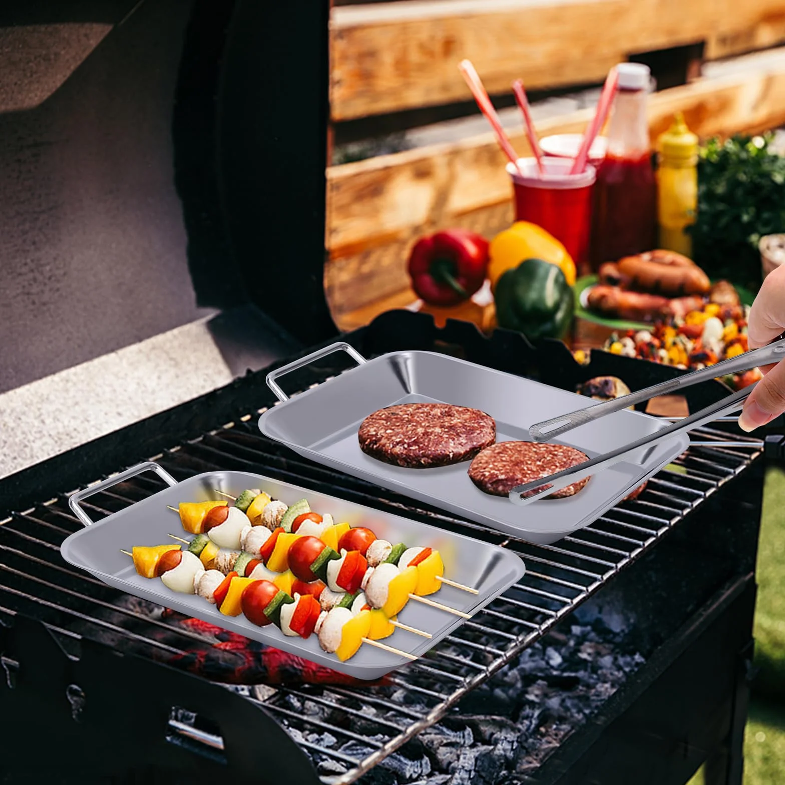 VOSSOT Zestaw misek do grillowania ze stali nierdzewnej do grilla gazowego – 2 x patelnia grillowa z 4 drewnianymi uchwytami i 1 szczypcami do grilla – patelnia wielokrotnego użytku do warzyw, ryb