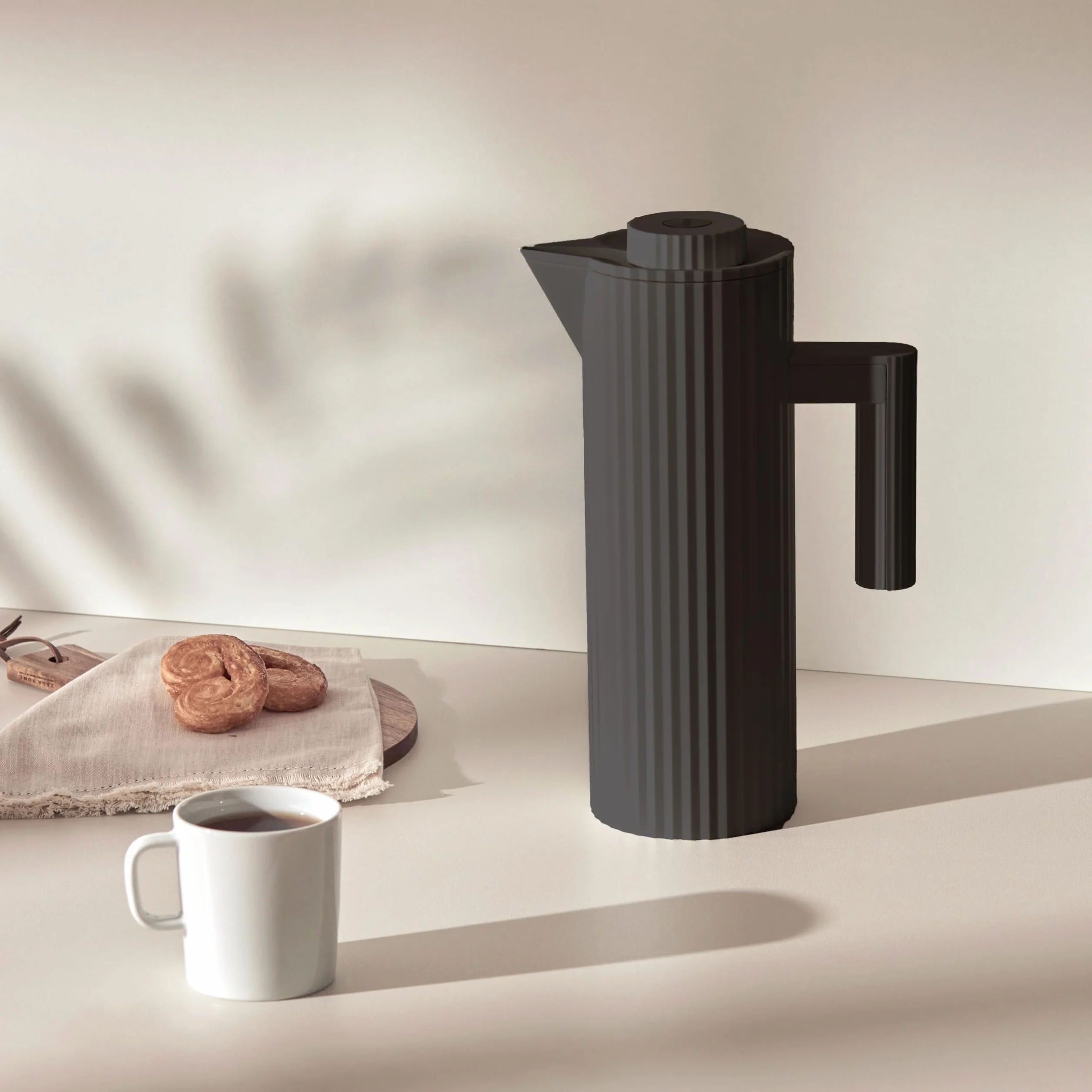 Alessi MDL12 B karafka termiczna 100 cl czarna