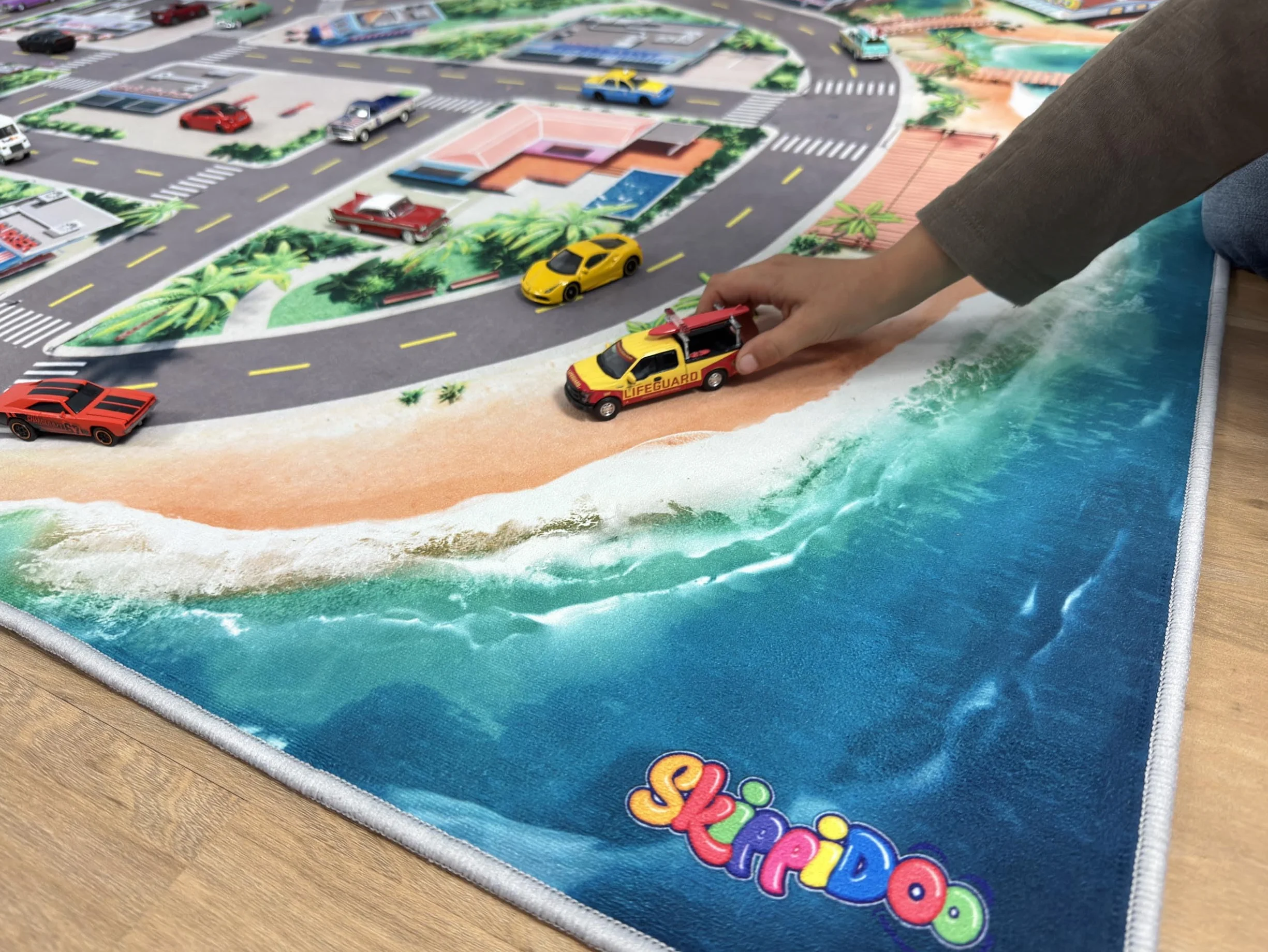 Dywan uliczny Miami – dywan samochodowy 200 x 140 cm, szerokie ulice i duże miejsca parkingowe, antypoślizgowa tylna strona, bez powtórzeń, bezzapachowy – dywan dziecięcy i dywan do zabawy