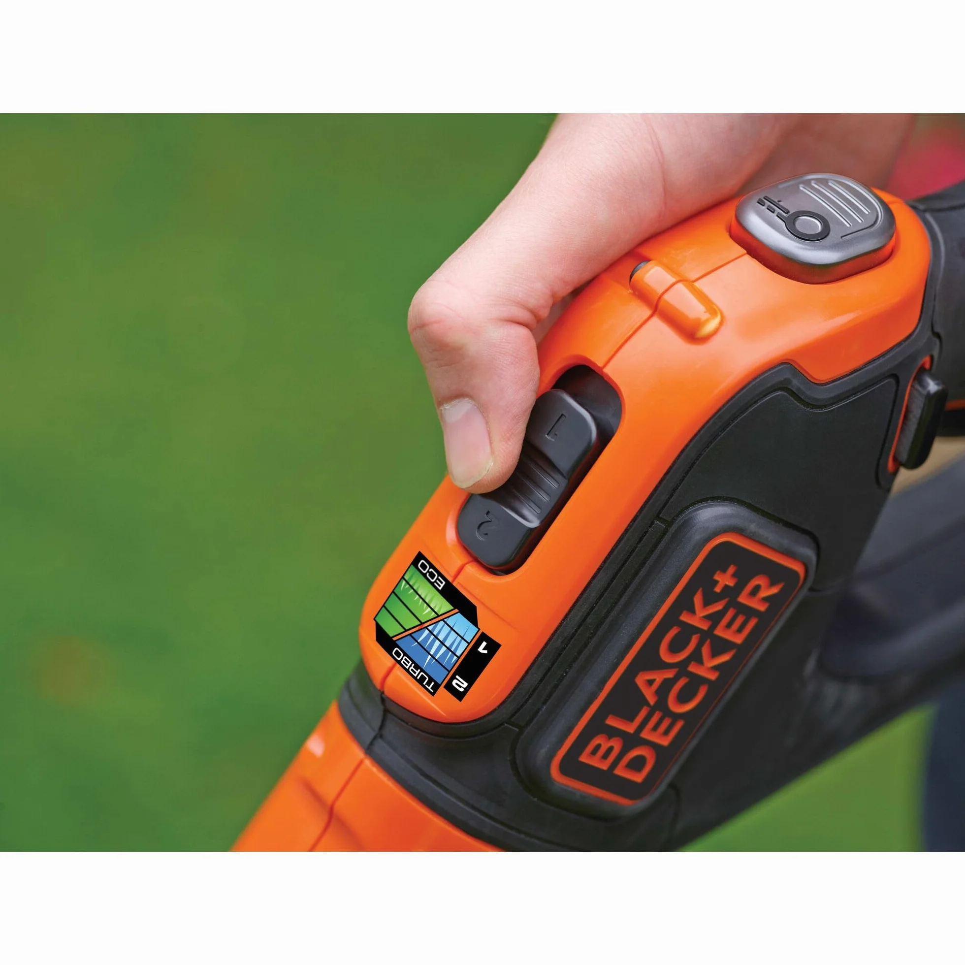 BLACK+DECKER, Powercommand, Power Select, STC1840EPC Podkaszarka akumulatorowa o szerokości cięcia 30 cm, 18V, 4.0 Ah, akumulator litowo-jonowy