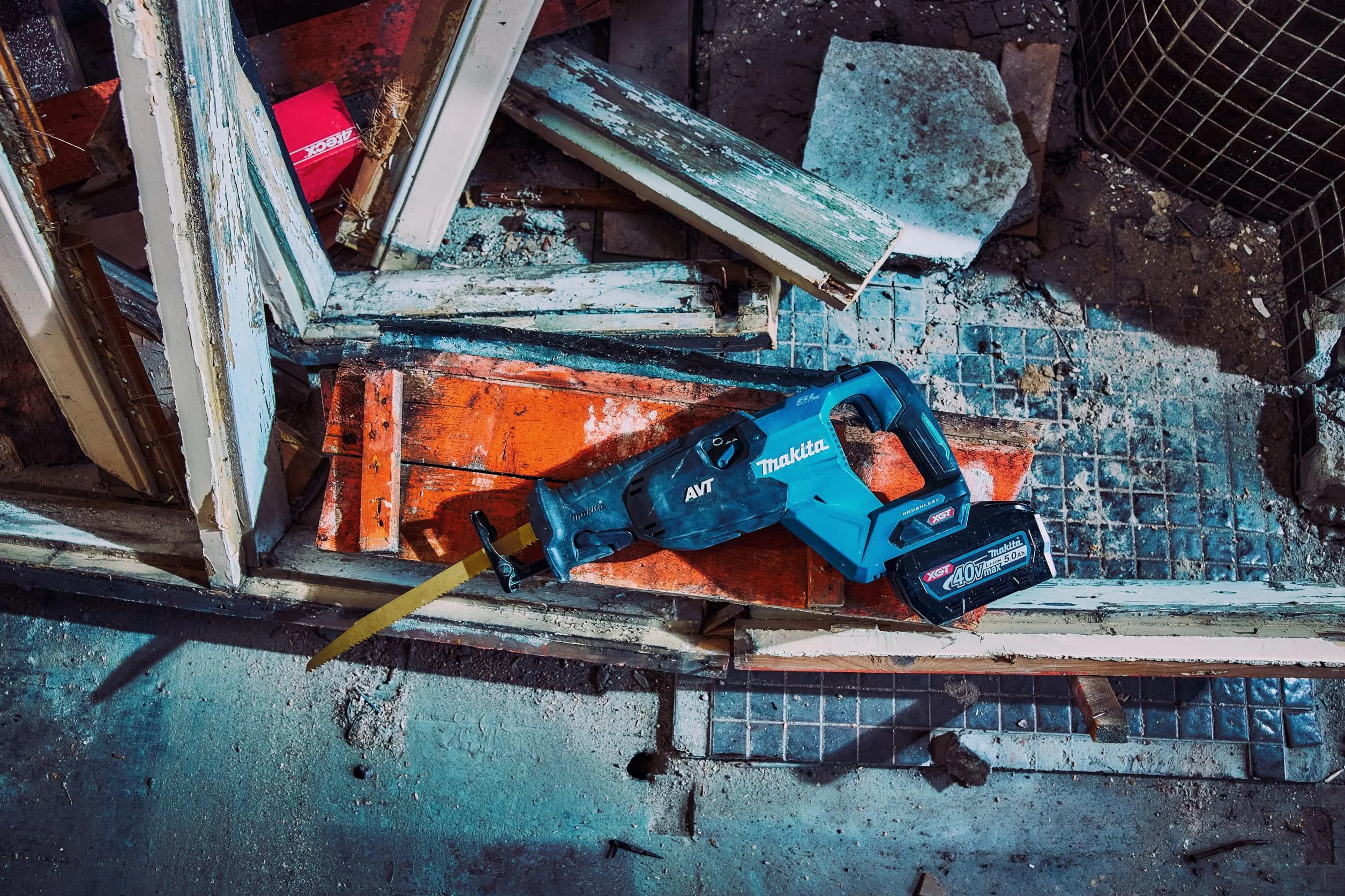 Makita JR002GZ 40V Max Li-ion XGT bezszczotkowa piła szablasta - baterie i ładowarki nie są dołączone, przezroczysta