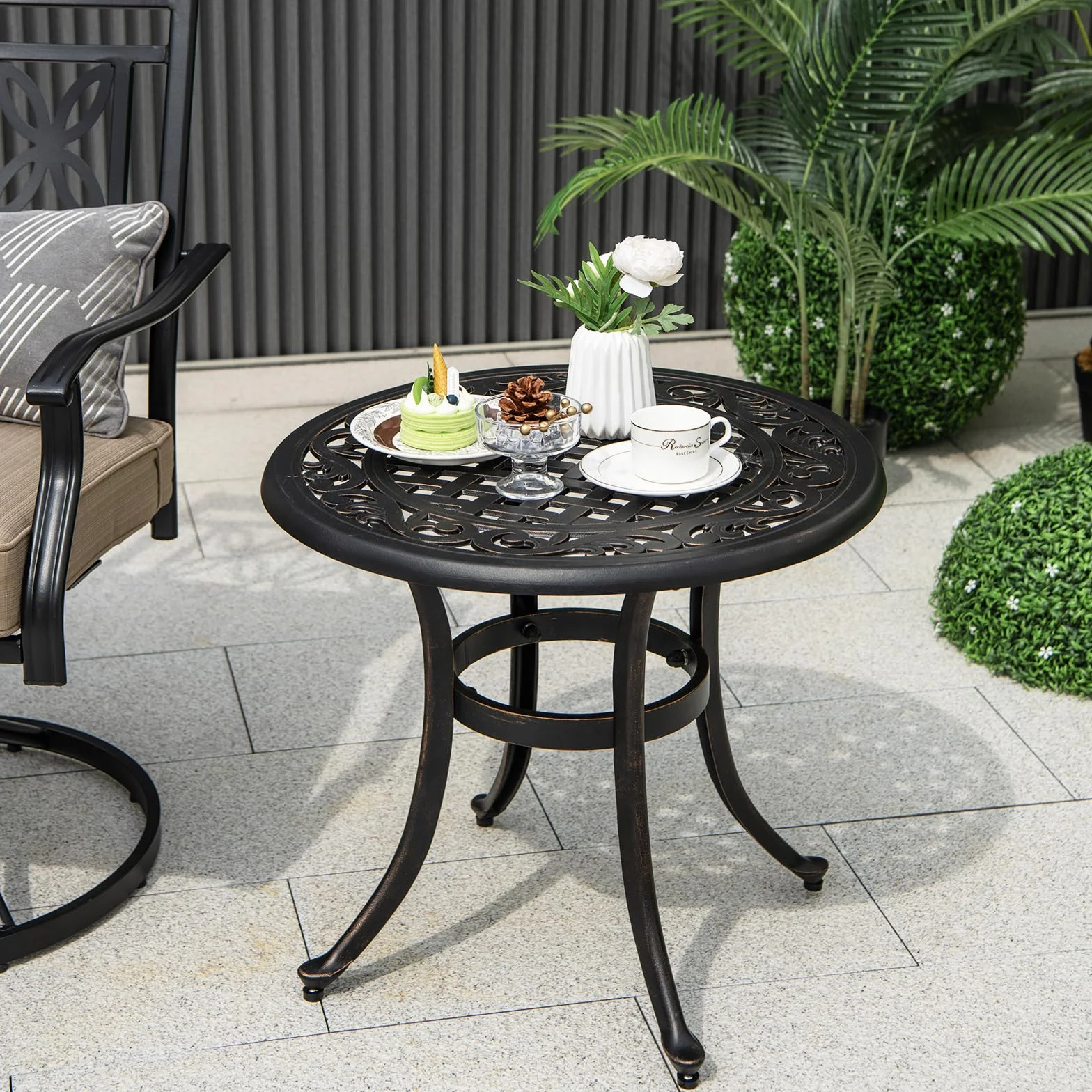 GIANTEX Stół ogrodowy, odporny na działanie warunków atmosferycznych, stół bistro z odlewu aluminiowego, okrągły stół balkonowy z regulowanymi poduszkami na nogi, stół tarasowy, do użytku na zewnątrz