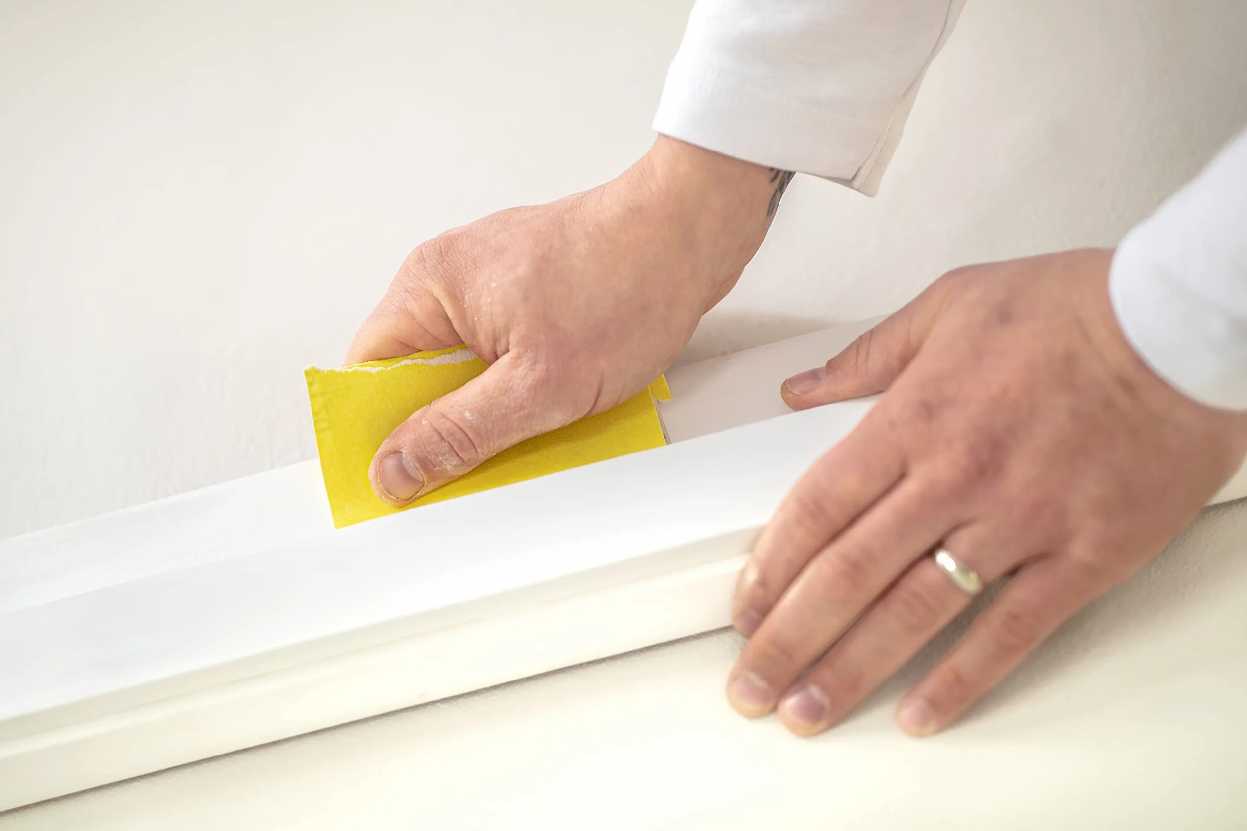 Mirka Yellow Papier ścierny Rolka / 115mm x 50m / P240 / szlifowanie drewna twardego, miękkiego, farby, szpachli, plastiku / 1 rolka