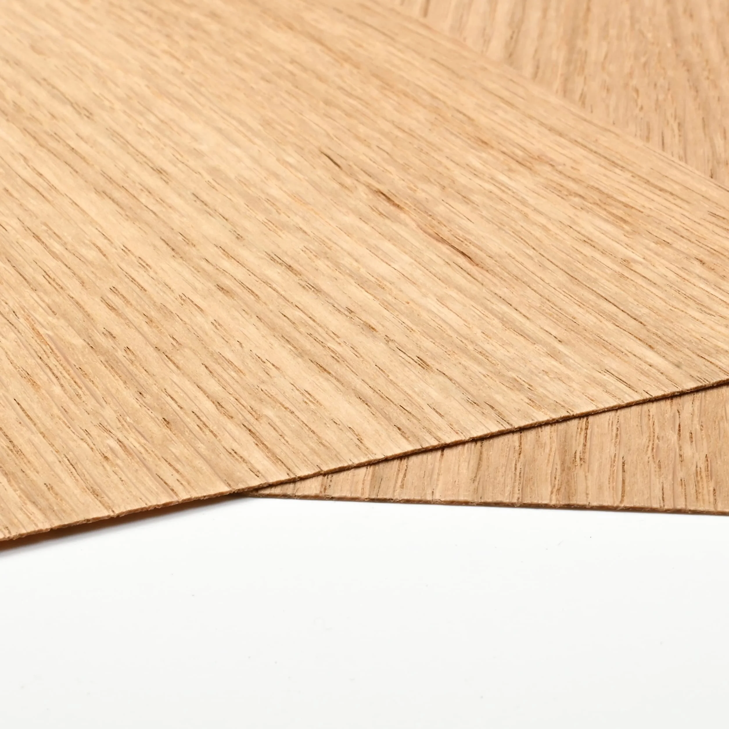 Fornir dębowy w paski grubość 0,4 mm x 8 arkuszy | Surowe drewno | Fornir nadaje się do: modelowania, mebli, prac naprawczych, renowacji, majsterkowania, inkrustacji i rzemiosła